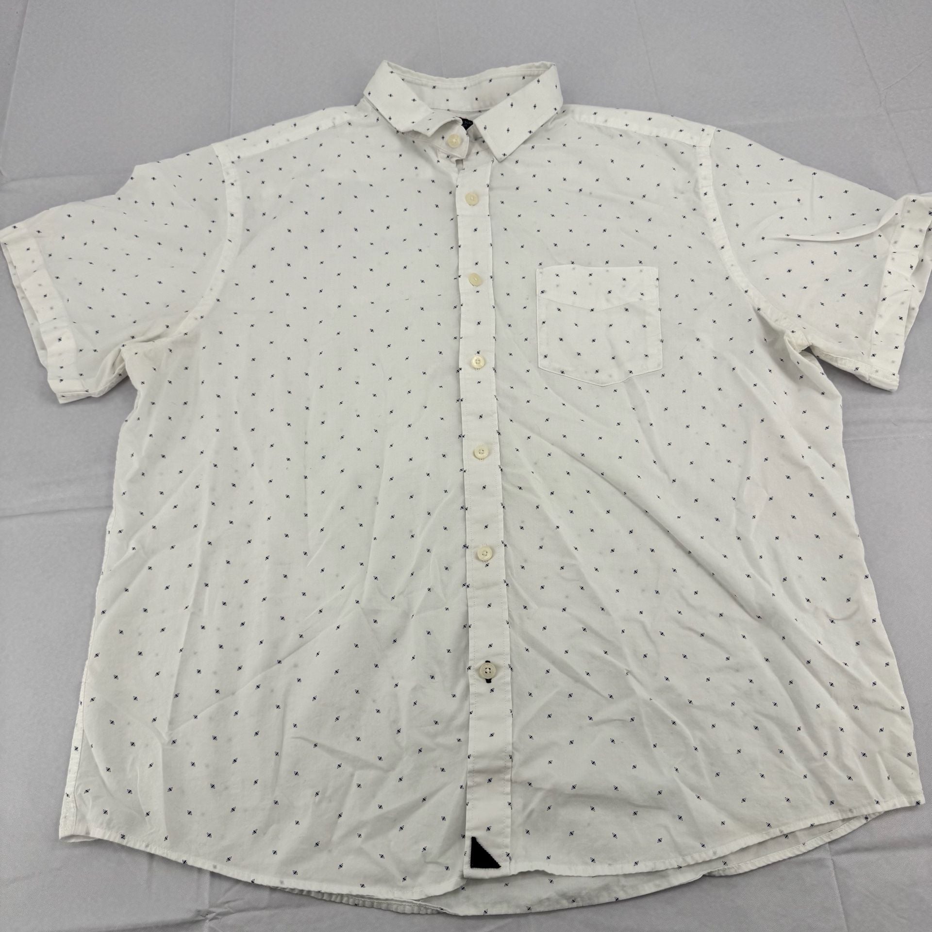 UNTUCKit Short Sleeve Button Up Shirt Size XL White Blue Print Cotton 2