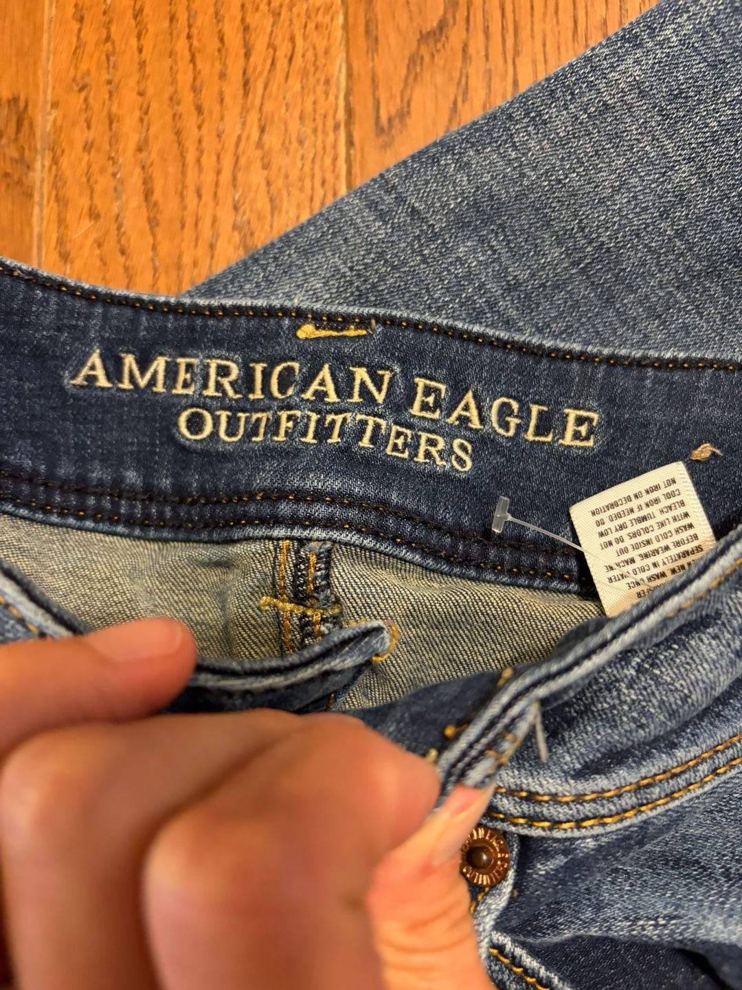 American Eagle Outfitters Kick Boot Jeans Size 8 Short Distressed 6