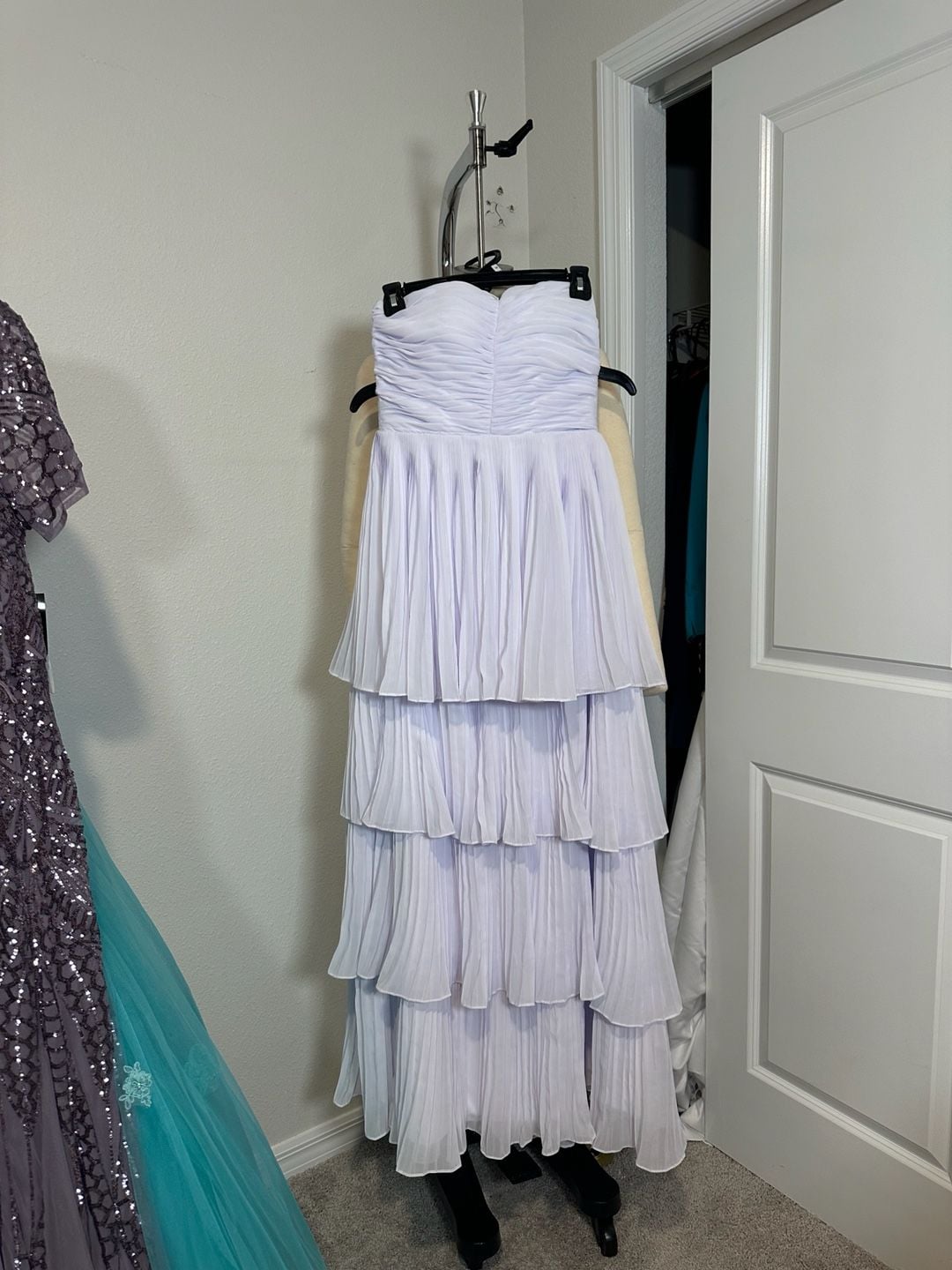 Lavender Strapless Sweetheart Tiered Chiffon Formal Bridesmaid Gown Size 8 3