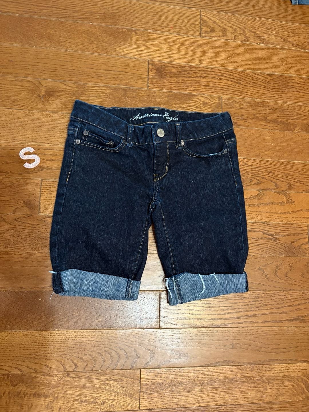 Y2K American Eagle low rise Stretch Denim Shorts Size 4 Dark Wash Cuffed 2
