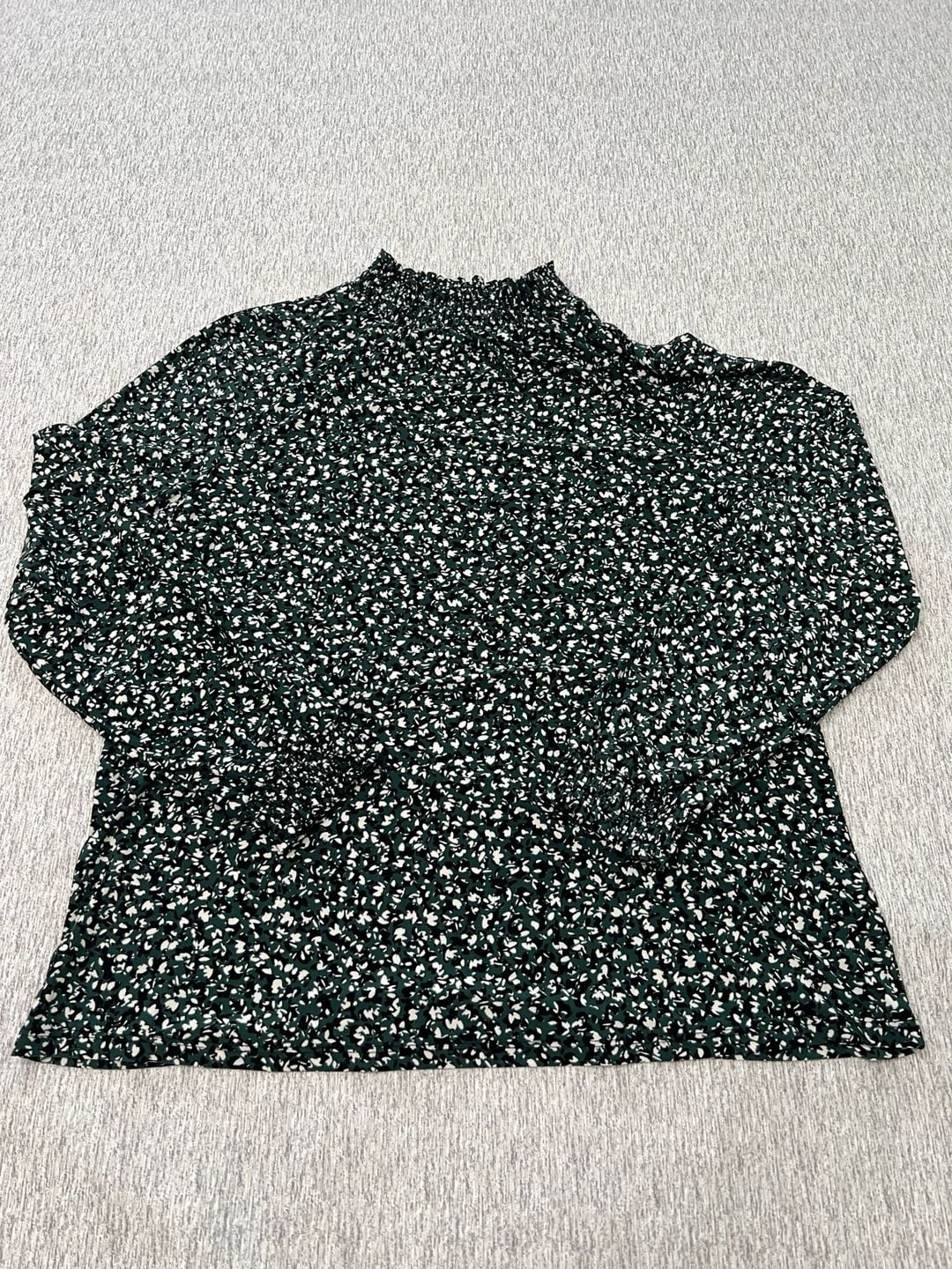 Anne Klein Blouse Size M Green Black Floral Smocked Mock Neck 7