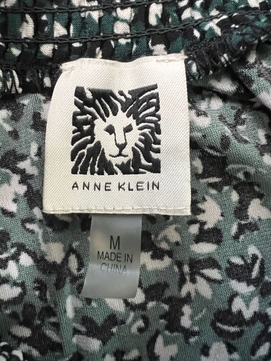 Anne Klein Blouse Size M Green Black Floral Smocked Mock Neck 8