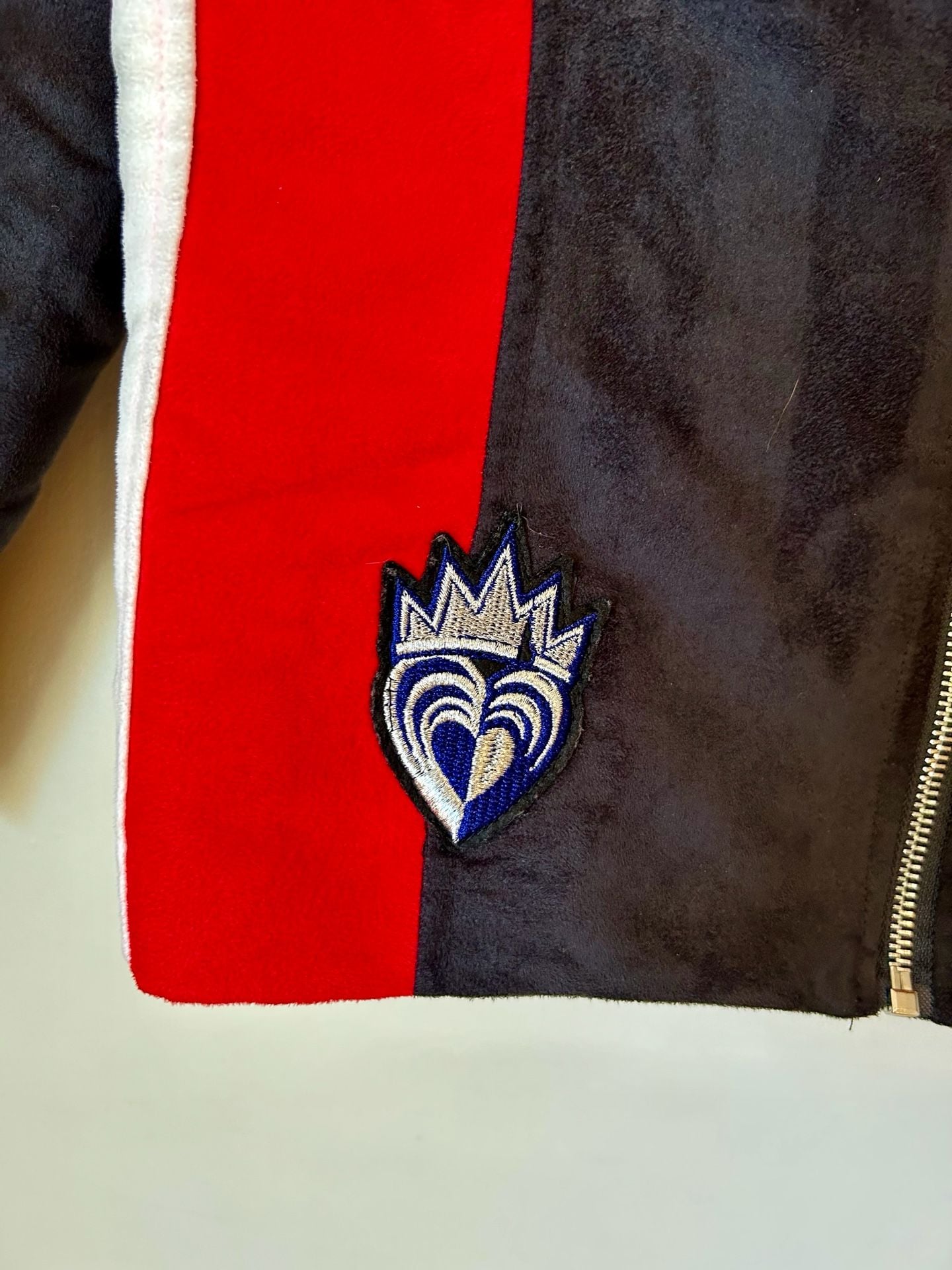 DSigned Disney Villain Jacket Size L Faux Suede 4