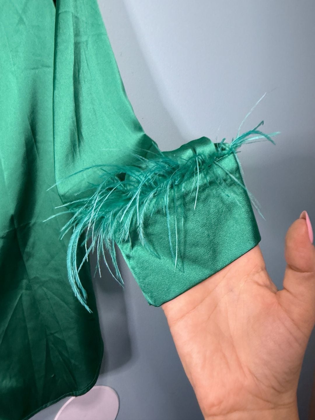 L.I.F.E. Satin Button-Up Shirt Size M Green Feather Cuff 3