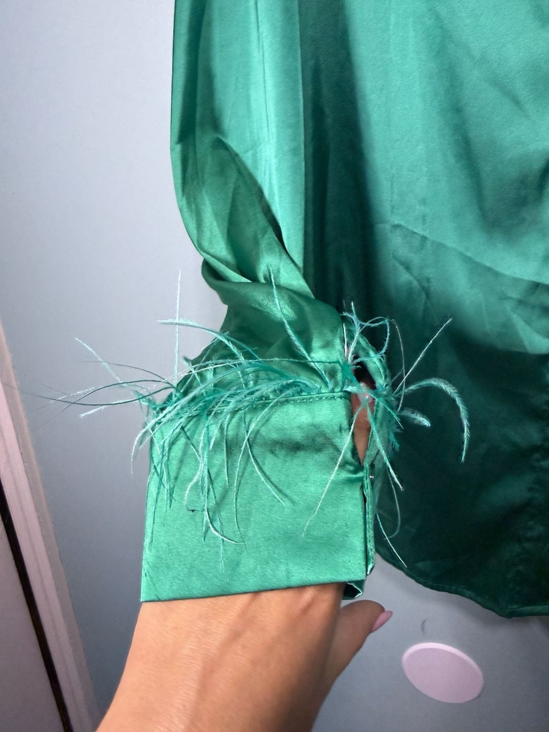 L.I.F.E. Satin Button-Up Shirt Size M Green Feather Cuff 4