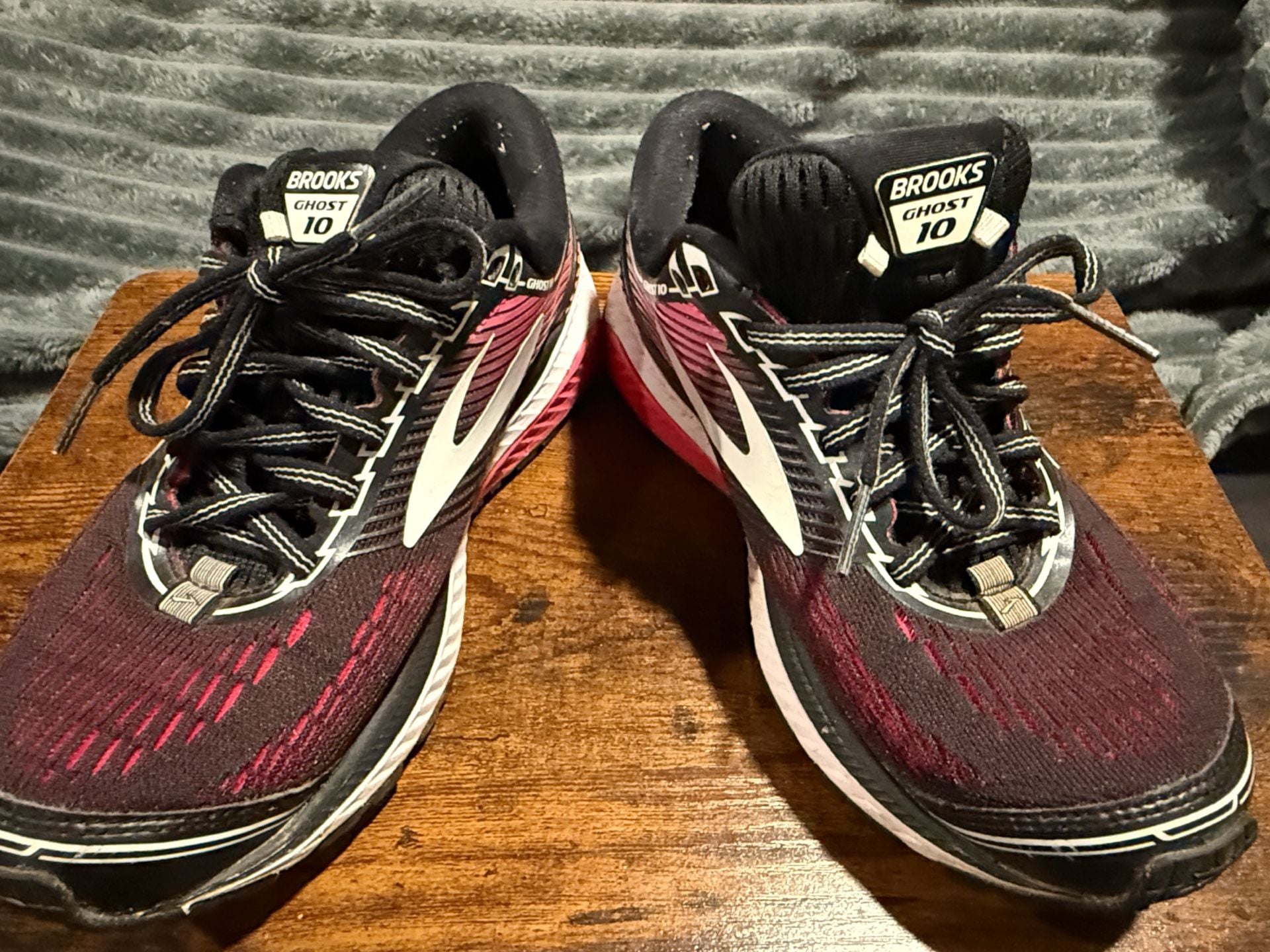 Brooks Ghost 10 Running Shoes Size 6.5 Black Pink 3