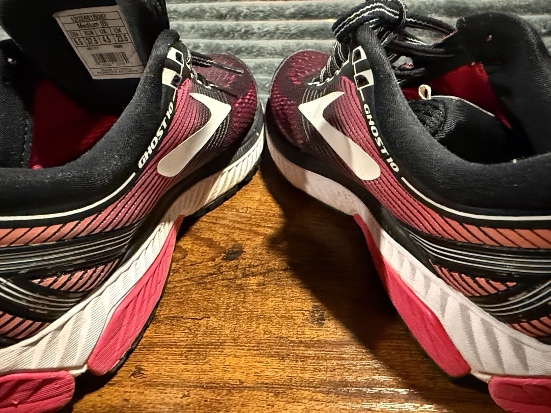 Brooks Ghost 10 Running Shoes Size 6.5 Black Pink 5