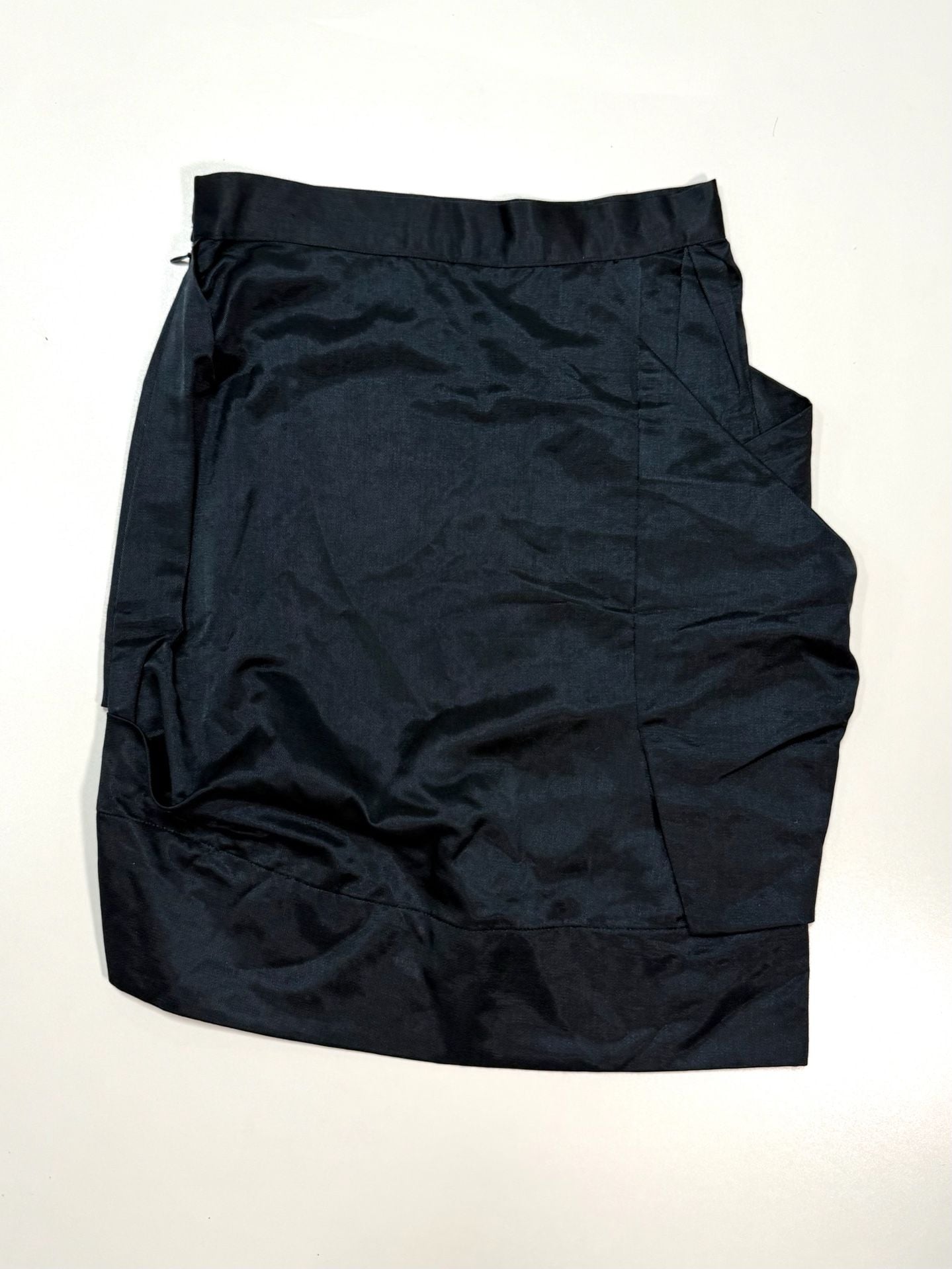 Vivienne Westwood Anglomania Women's skirt US 8 Indie Vanguard Whimsigoth Y2K Heritage Quiet Luxury Draped Asymmetric Mini Skirt Black Satin Twill Cotton Nylon Italy Logo Button Side Zip Avant-Garde UK 12 Size 44 5