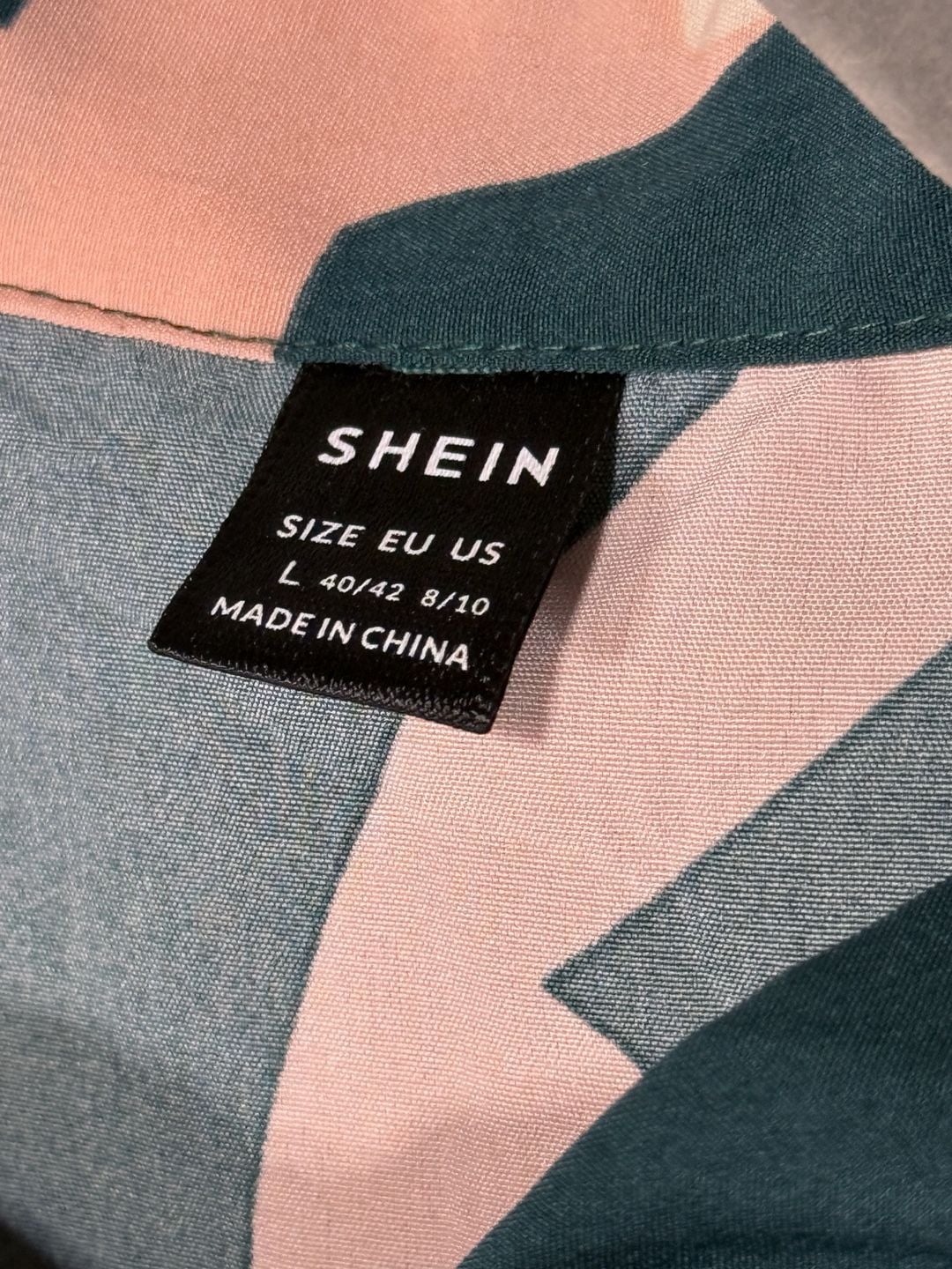 SHEIN Tie Neck Blouse Size L 8/10 Green Peach Abstract Print Cap Sleeve 3