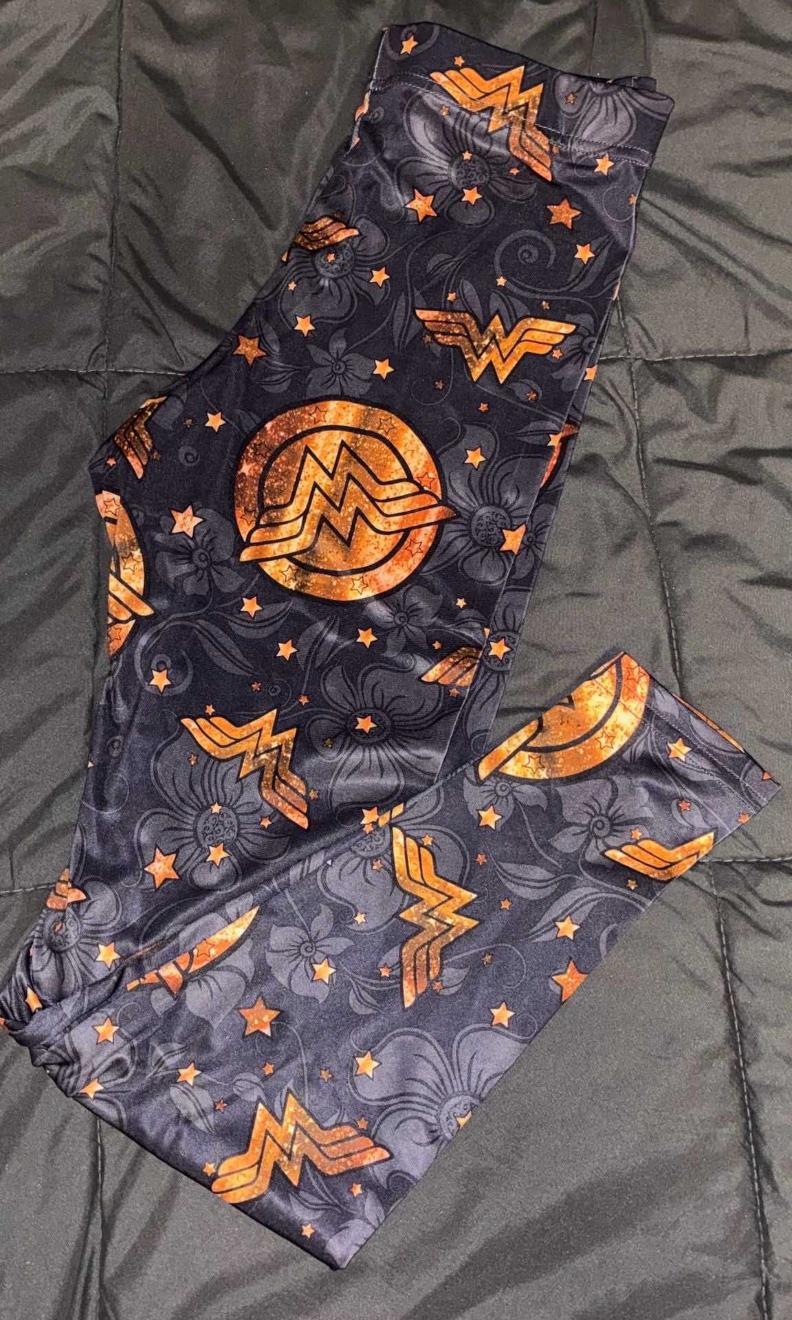 Wonder Woman Leggings Size L DC Comics Floral Logo Print 3