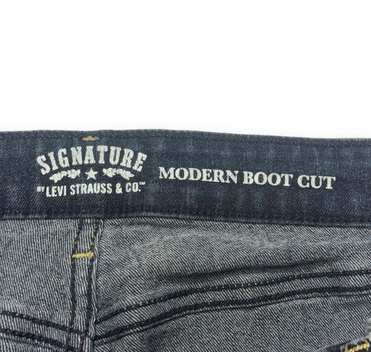 Signature by Levi Strauss & Co. Modern Boot Cut Jeans Size 12 Dark Wash 4