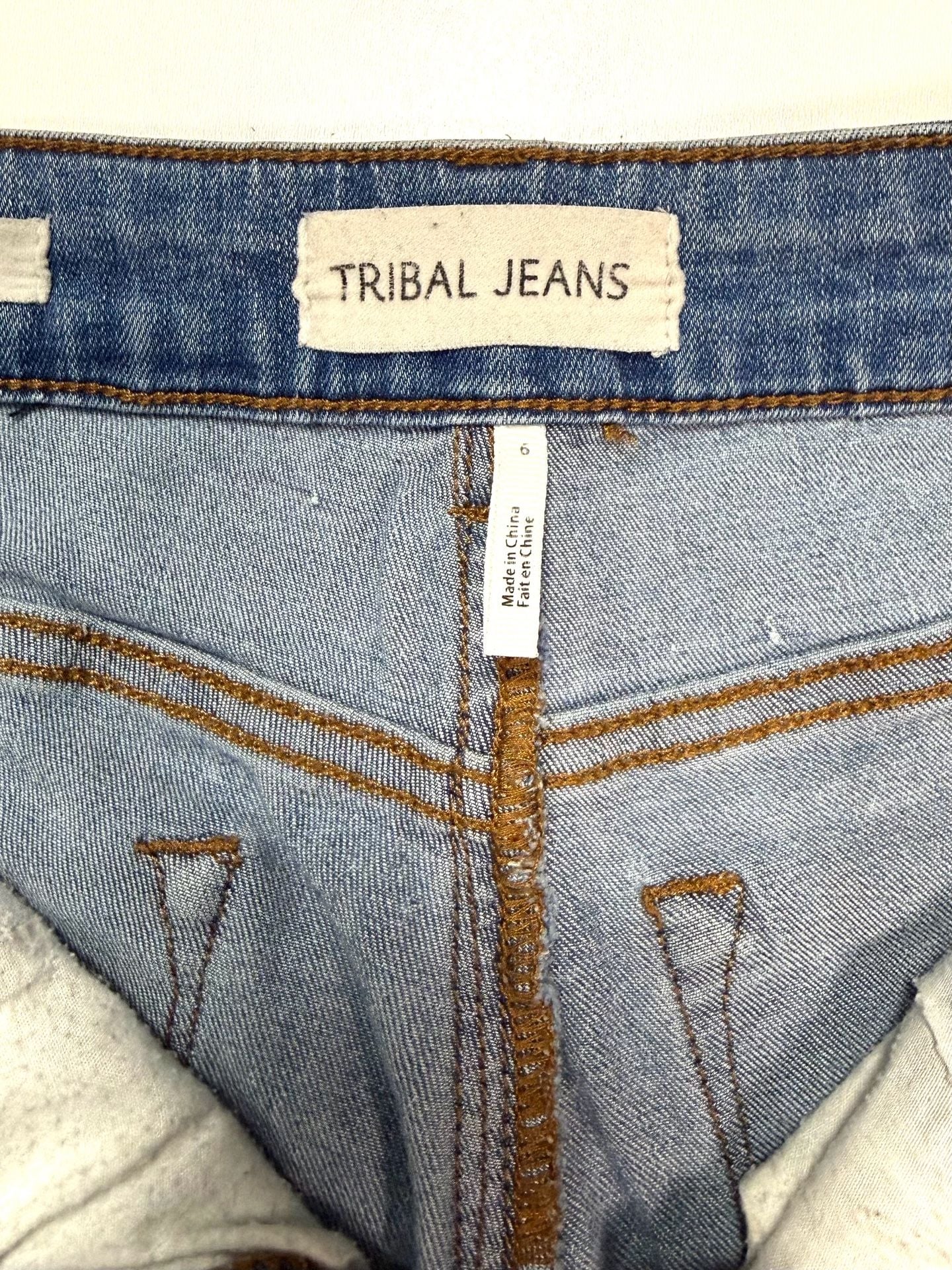 Tribal Jeans Women's Jeans Size 6 Cottage-Glam Indie Vanguard Y2K Americana Heritage Embroidered Beaded Hem Mid Rise Light Wash Raw Frayed Boho Stretch Denim Ankle Audrey Straight Crop 8