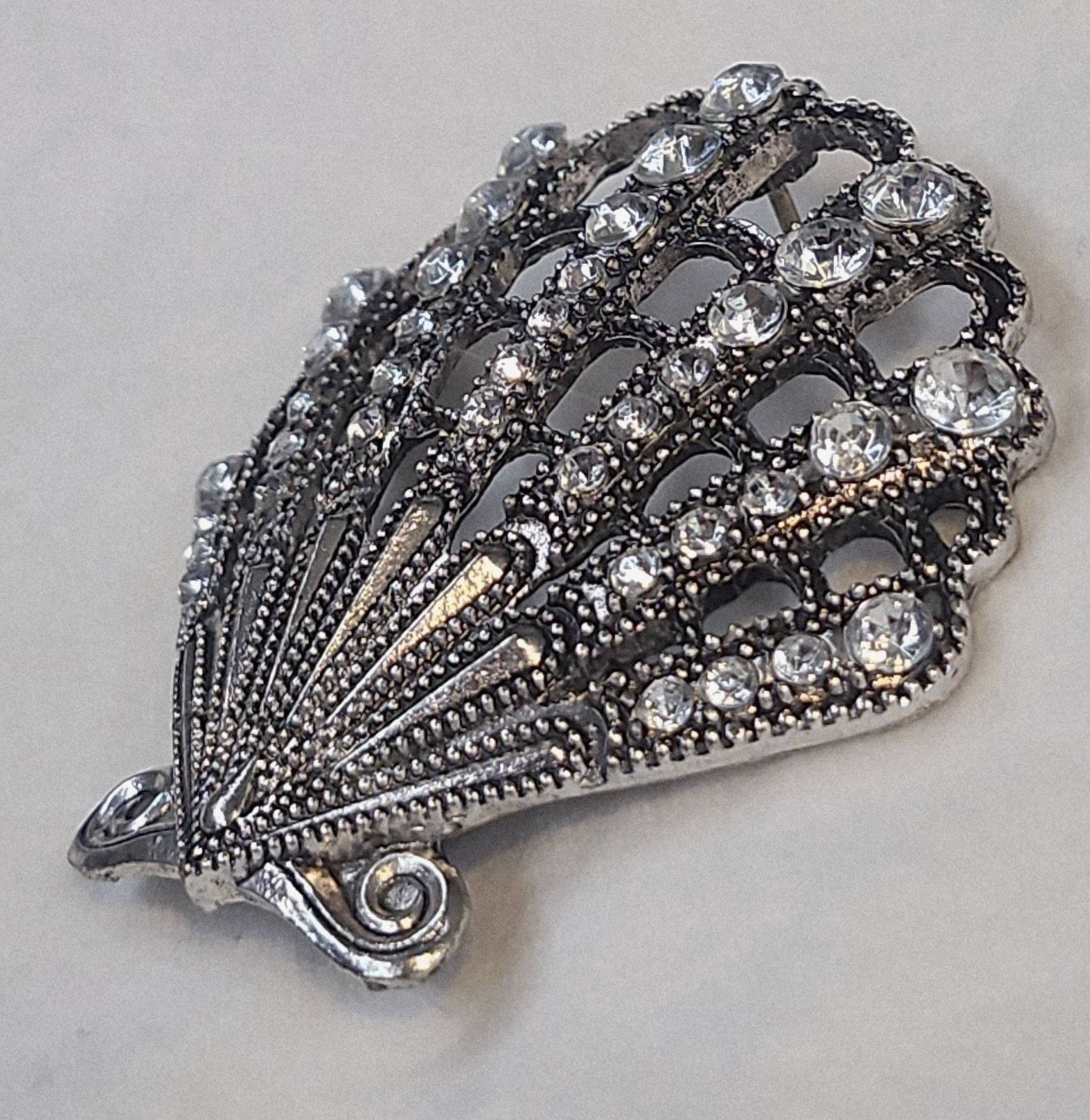 Vintage Rhinestone Seashell Brooch Pin 4