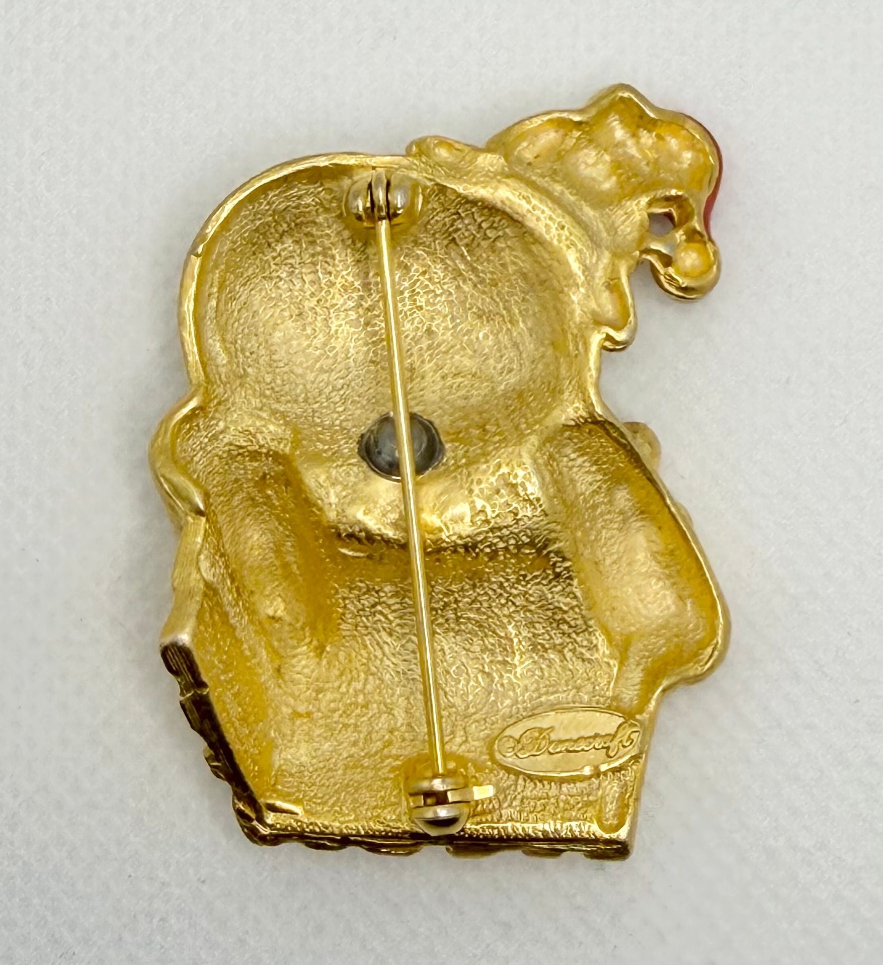 Vintage Danecraft Santa and Child Whimsical Chair Christmas Brooch Pin Gold Tone 3