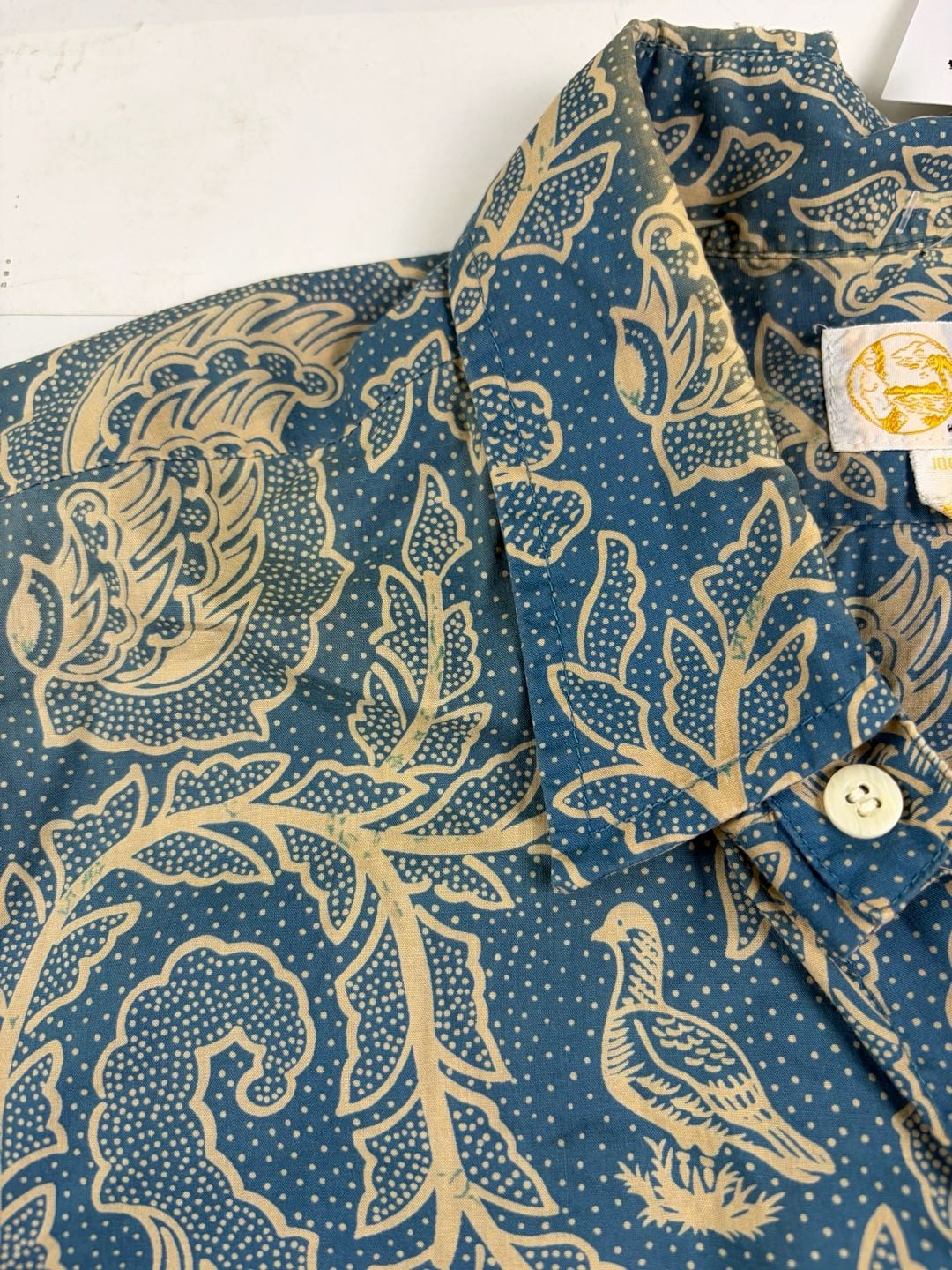 Reyn Spooner Hawaiian Shirt Blue Floral Short Sleeve Button Up Size M (OF) *fading, hole 6
