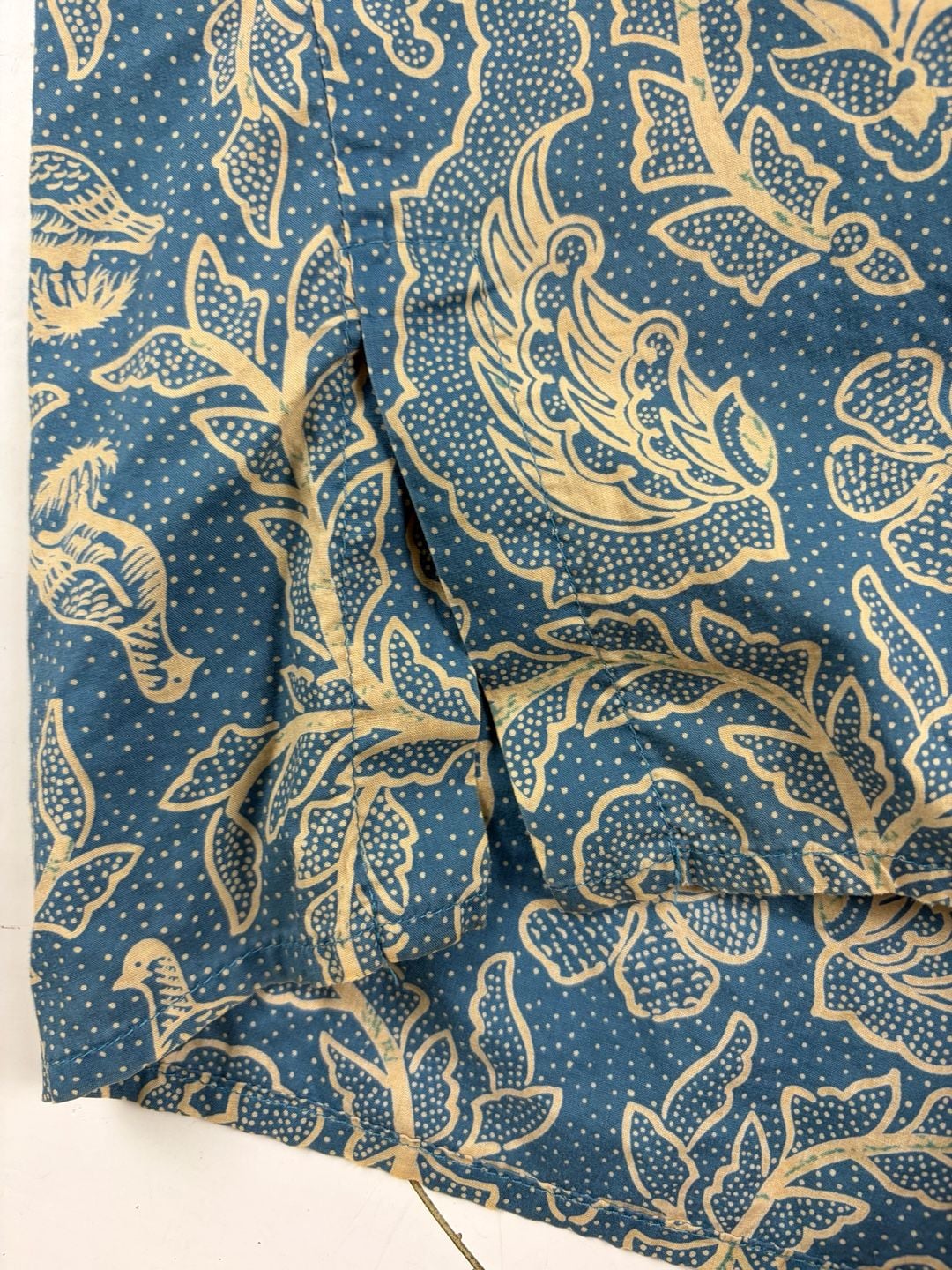 Reyn Spooner Hawaiian Shirt Blue Floral Short Sleeve Button Up Size M (OF) *fading, hole 7