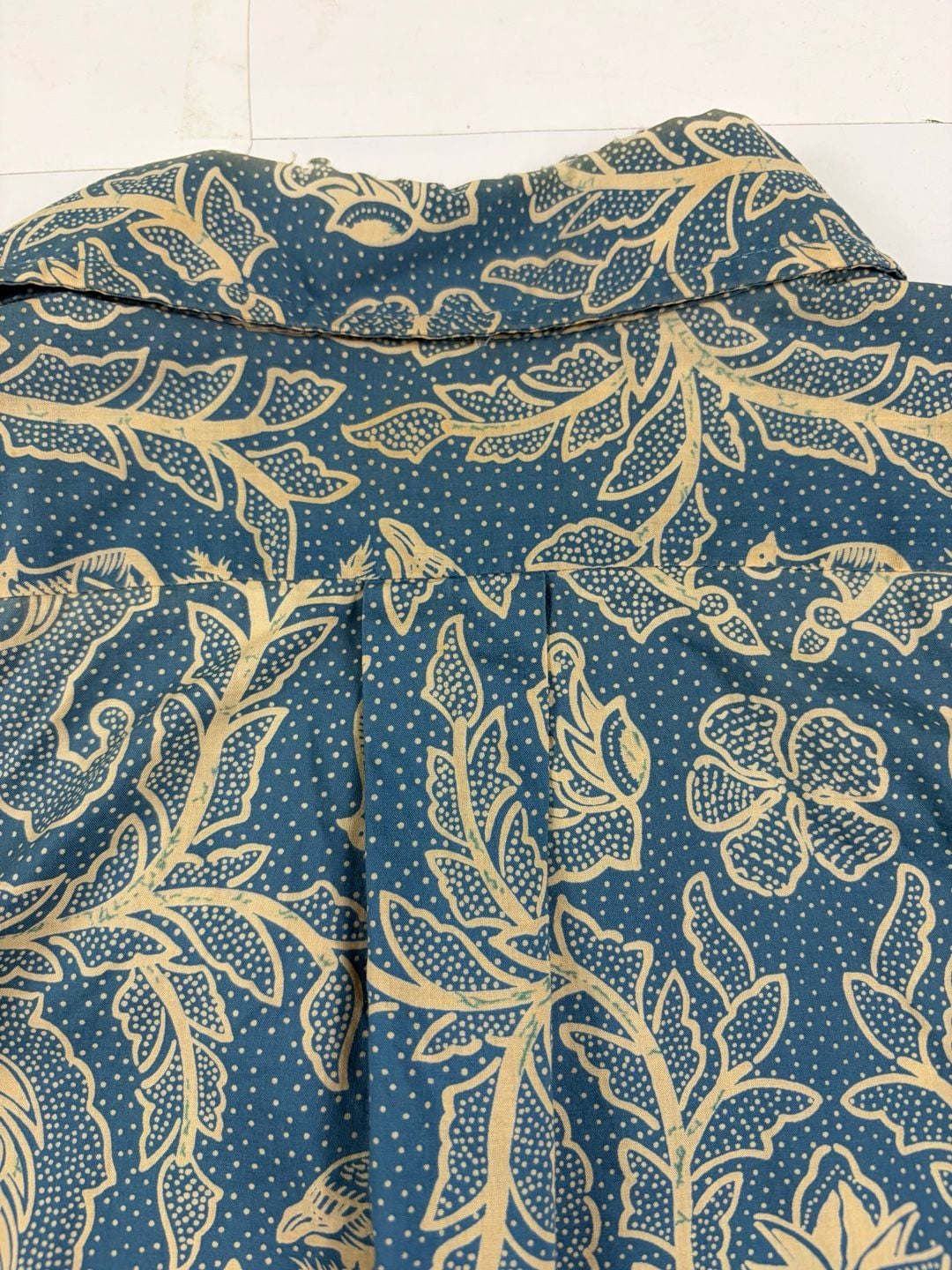Reyn Spooner Hawaiian Shirt Blue Floral Short Sleeve Button Up Size M (OF) *fading, hole 8