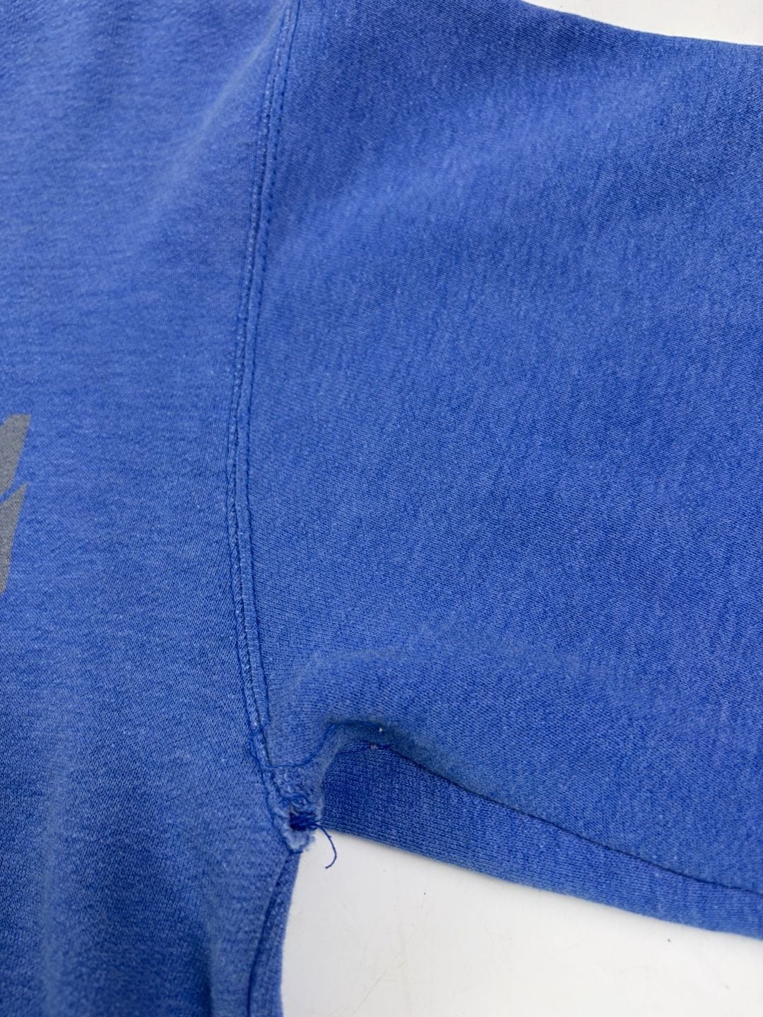 Instinct Vintage Graphic Sweatshirt Blue Size M (OF) *holes 9