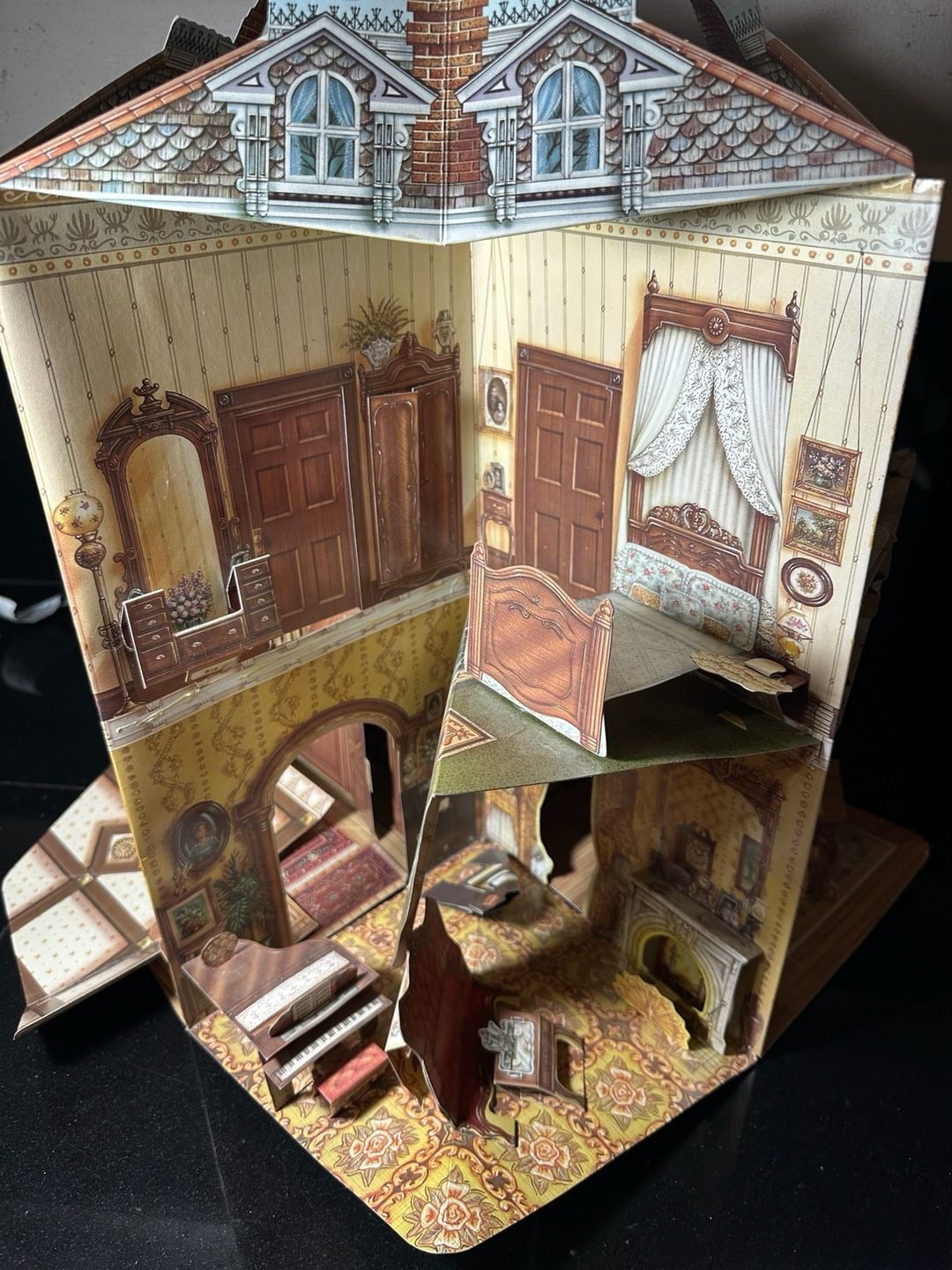 A Three-Dimensional Victorian Doll House 1998 Pop-Up Book 4