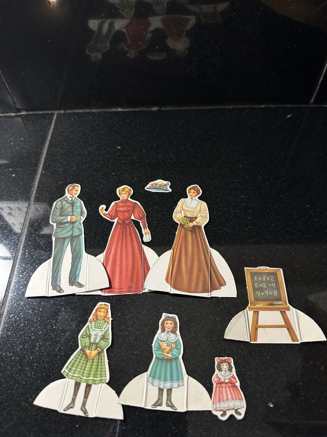 A Three-Dimensional Victorian Doll House 1998 Pop-Up Book 10