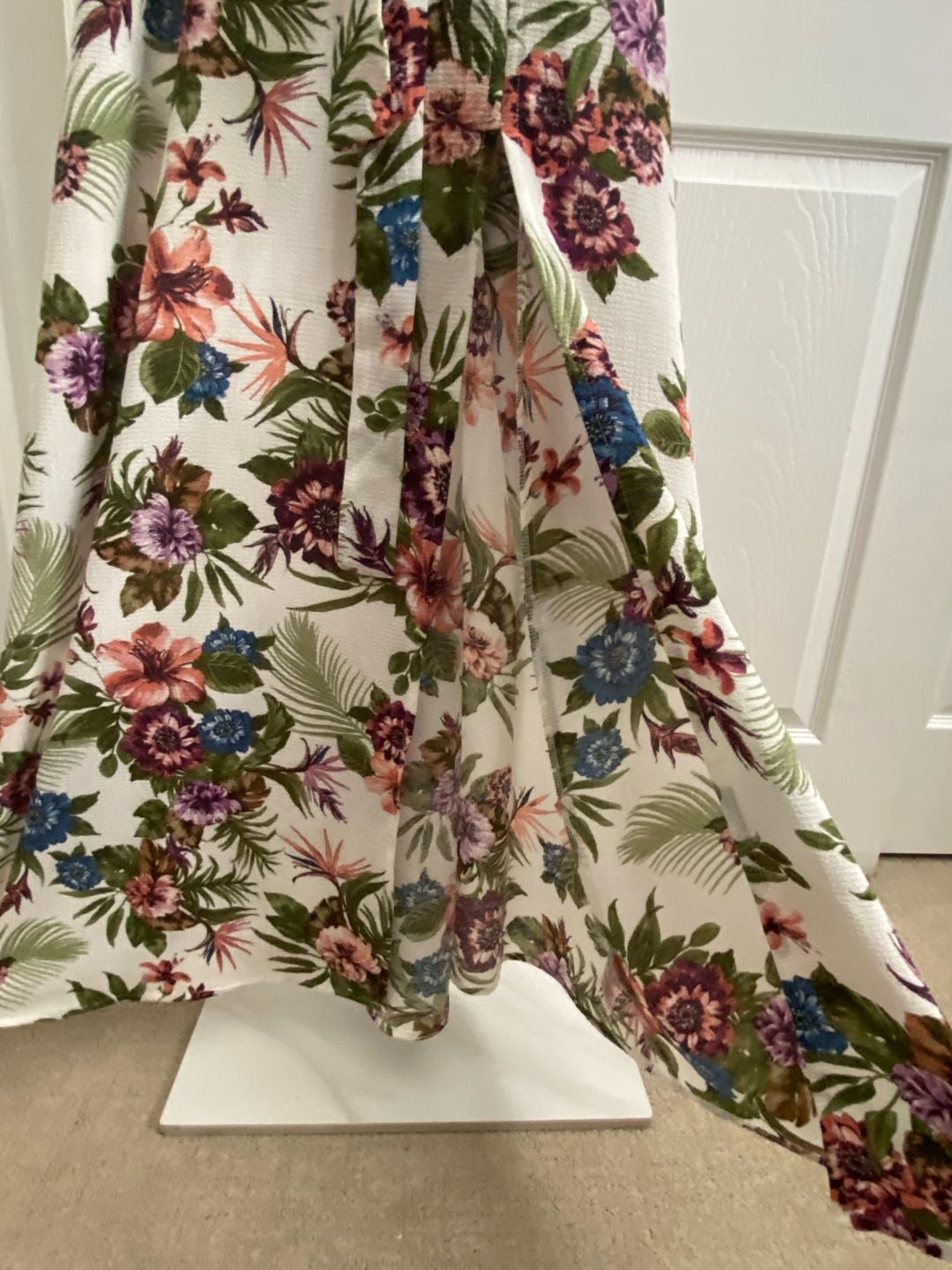 IRIS Floral Maxi Dress White Tropical V-Neck Spaghetti Strap 4