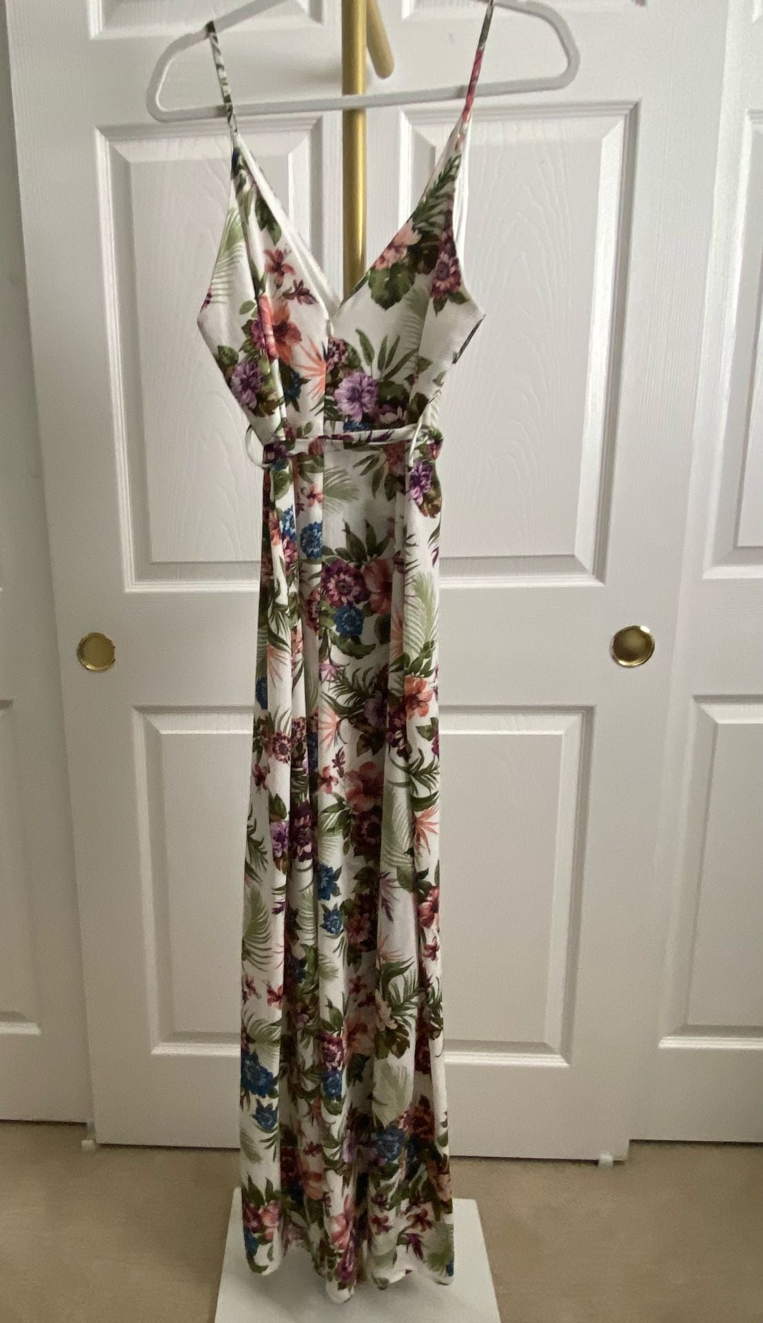 IRIS Floral Maxi Dress White Tropical V-Neck Spaghetti Strap 6