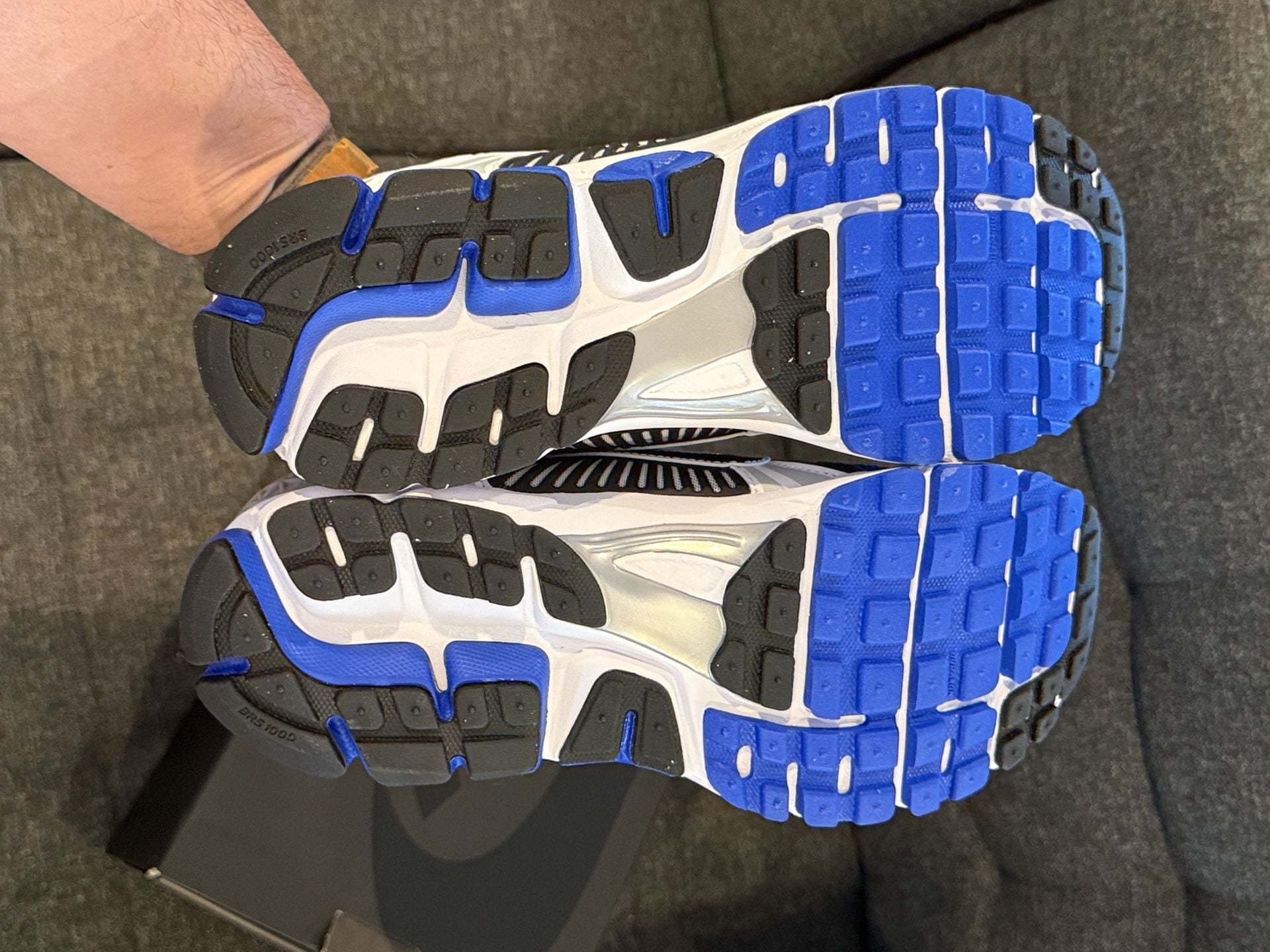 10M - Nike Zoom Vomero 5 Blue White Black 7