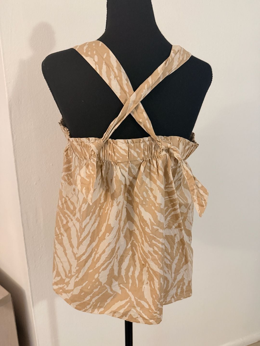 Gap Tank Top Size M Beige Animal Print Smocked Crossover Back 3