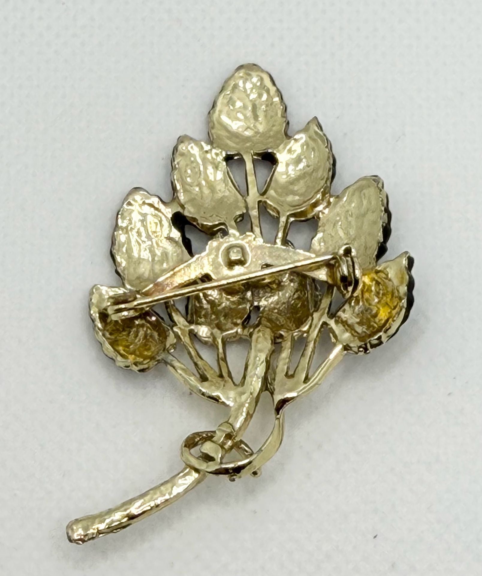 Vintage Black Enamel Leaf Cluster Brooch Pin Gold Tone 3