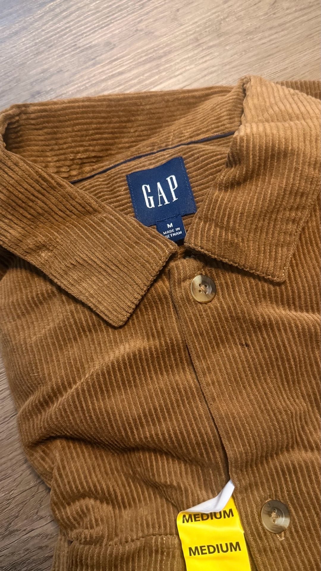 Gap Corduroy Button Down Shirt Size Medium Brown Long Sleeve Pocket 1