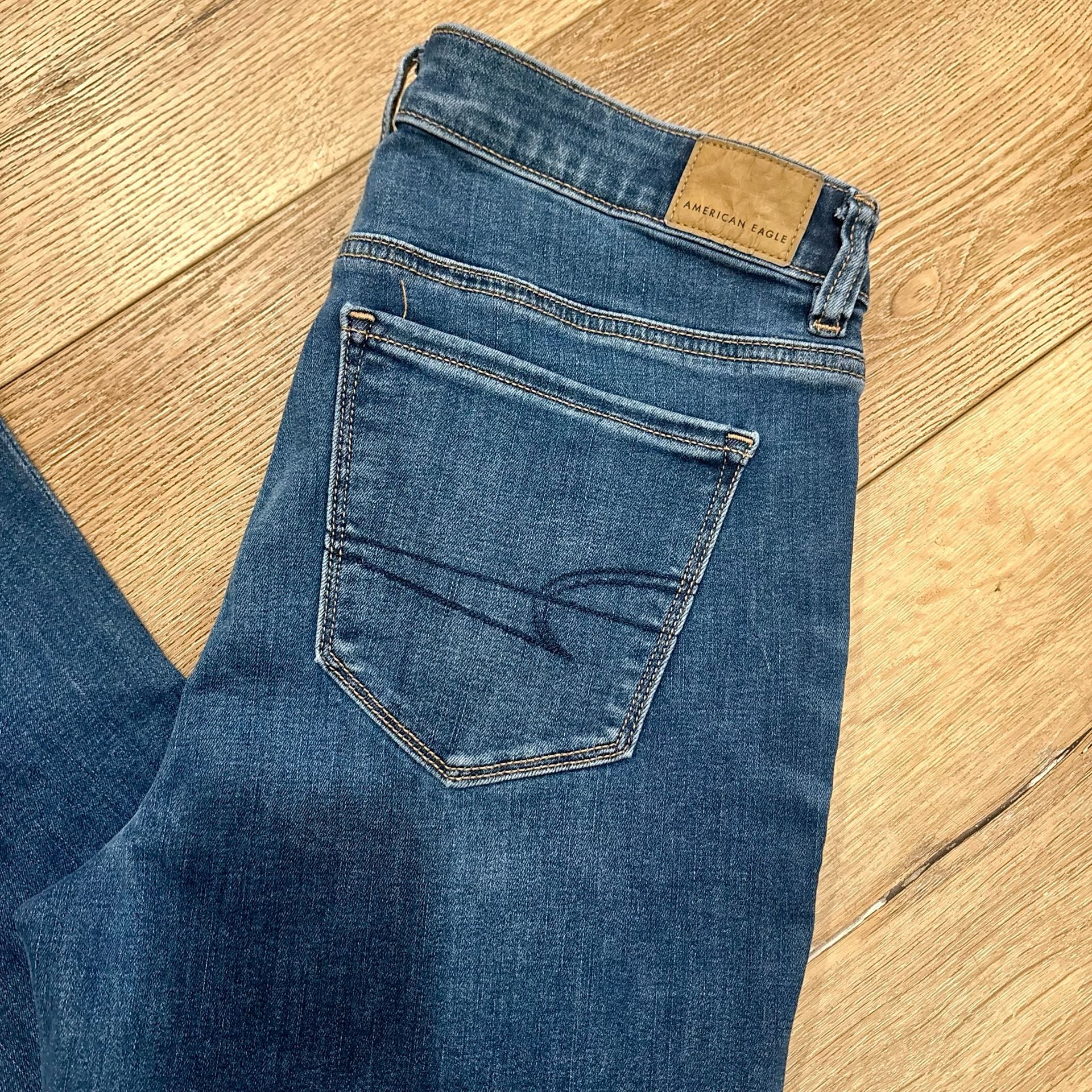American Eagle Kick Bootcut Jeans Size 8 X Short High Rise Raw Hem Stretch Blue 12