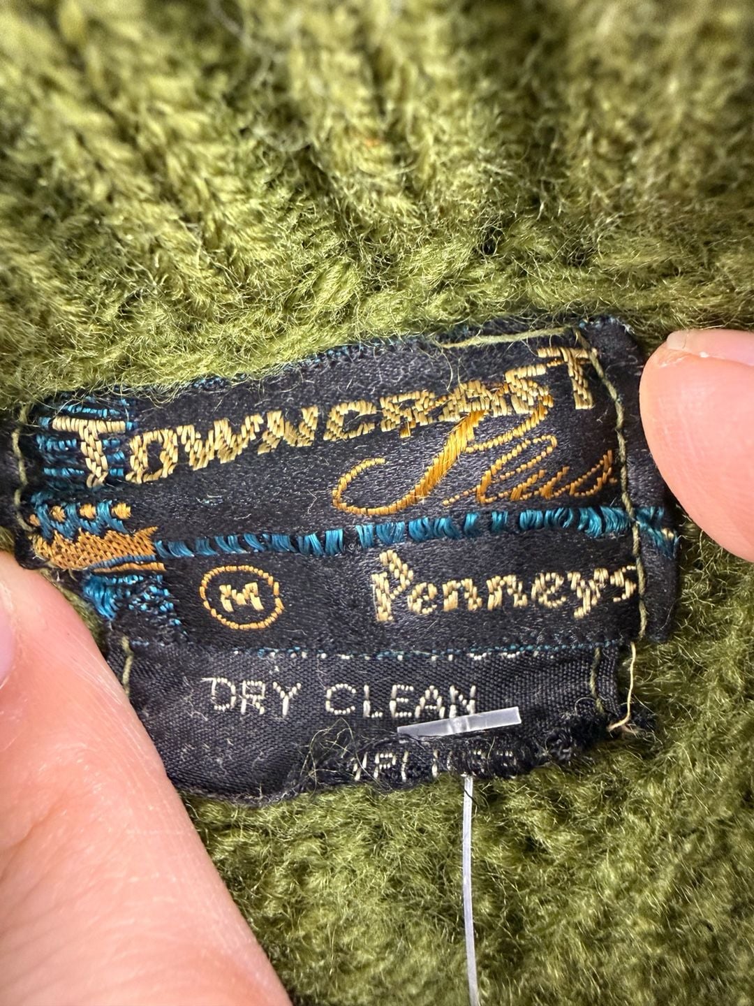 60s-70s Vintage Towncraft Plus by J.C. Penney Olive Green Cable Knit Wool Sweater Size M (OF) *hole 3