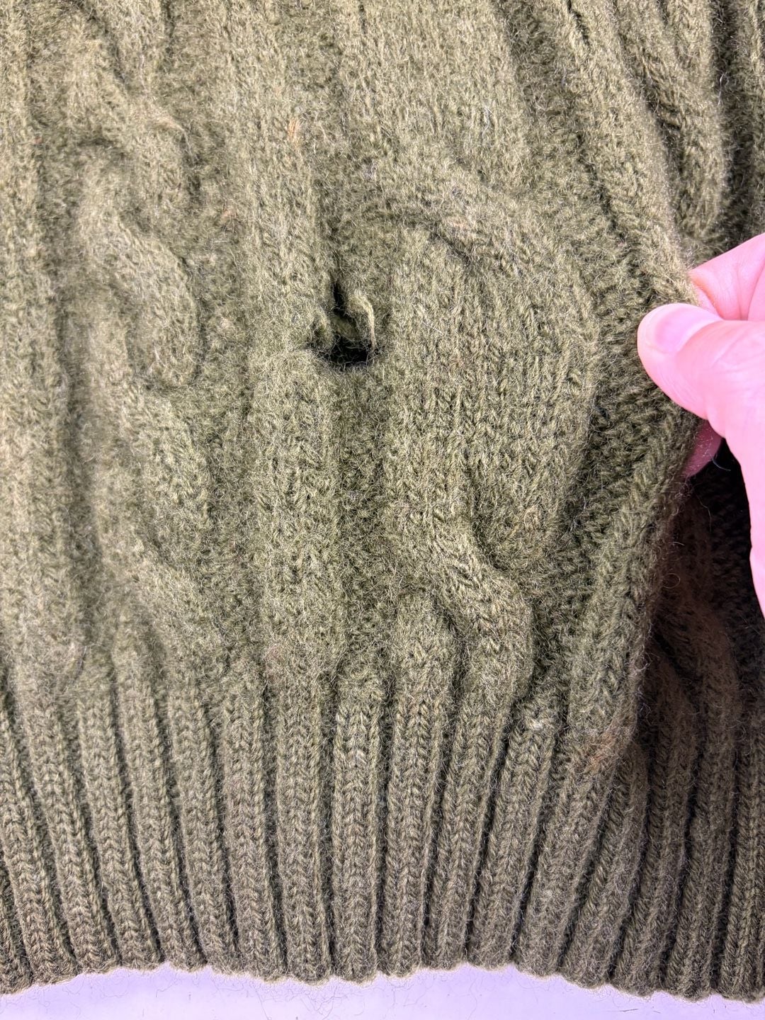60s-70s Vintage Towncraft Plus by J.C. Penney Olive Green Cable Knit Wool Sweater Size M (OF) *hole 4