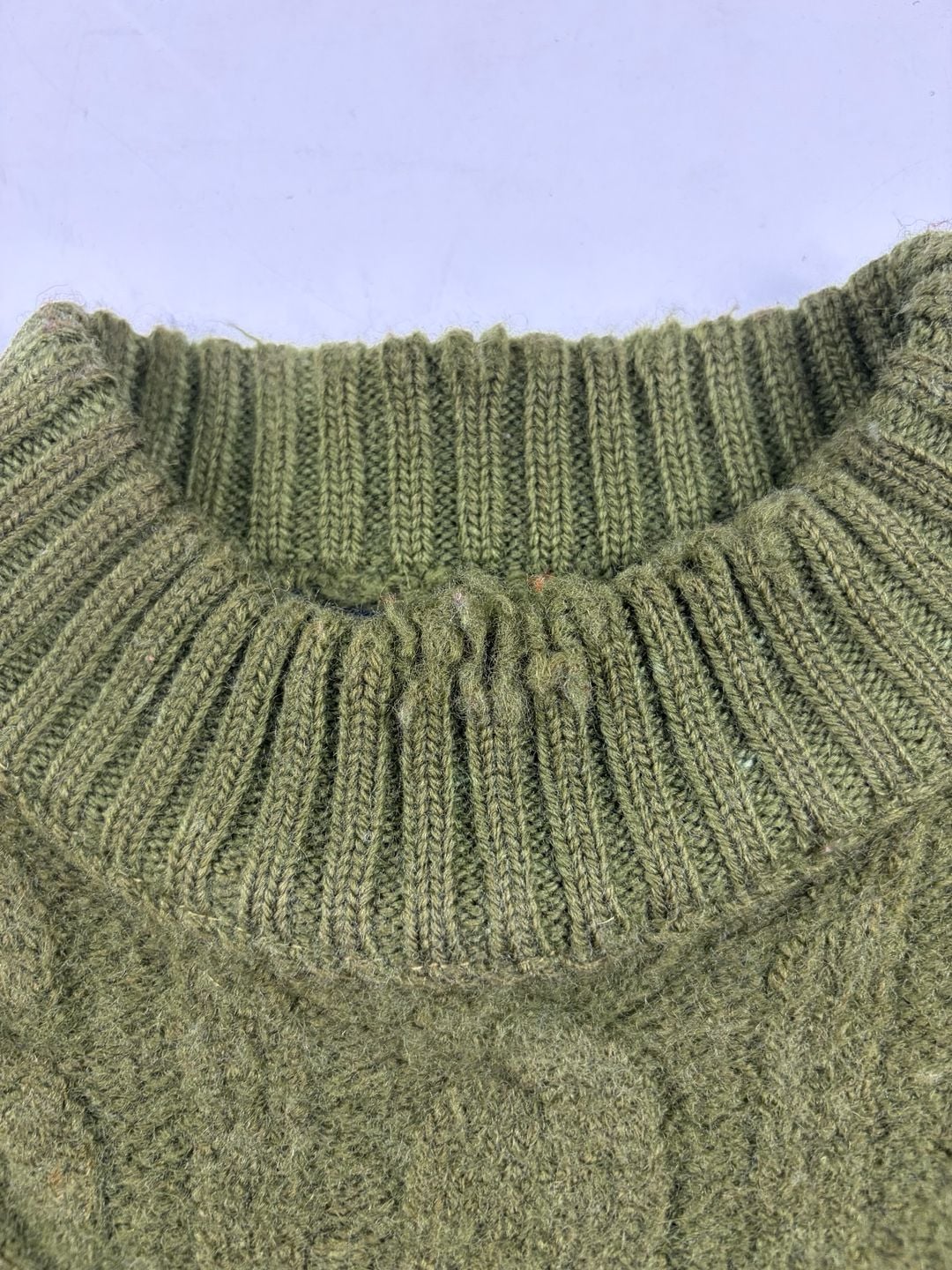 60s-70s Vintage Towncraft Plus by J.C. Penney Olive Green Cable Knit Wool Sweater Size M (OF) *hole 5