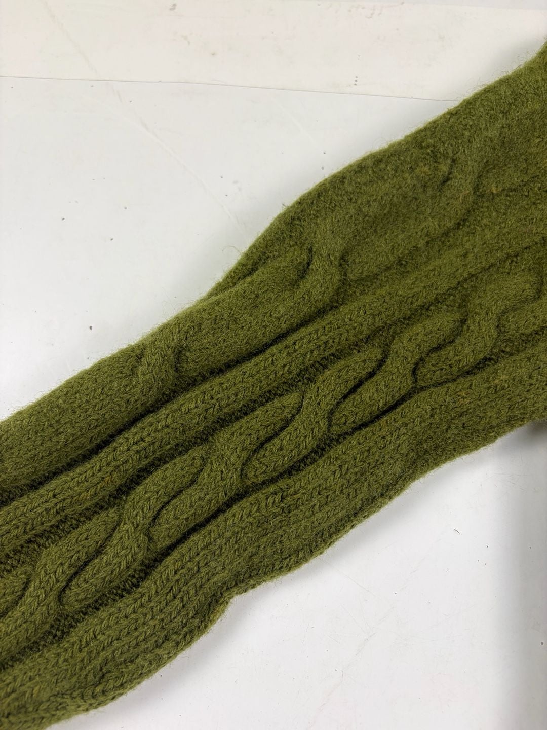 60s-70s Vintage Towncraft Plus by J.C. Penney Olive Green Cable Knit Wool Sweater Size M (OF) *hole 8