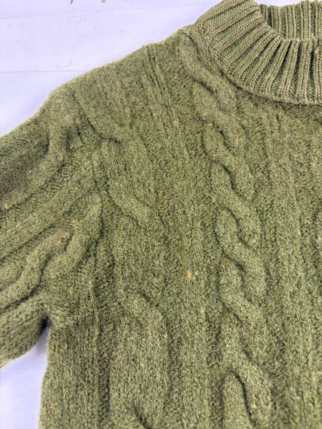 60s-70s Vintage Towncraft Plus by J.C. Penney Olive Green Cable Knit Wool Sweater Size M (OF) *hole 9
