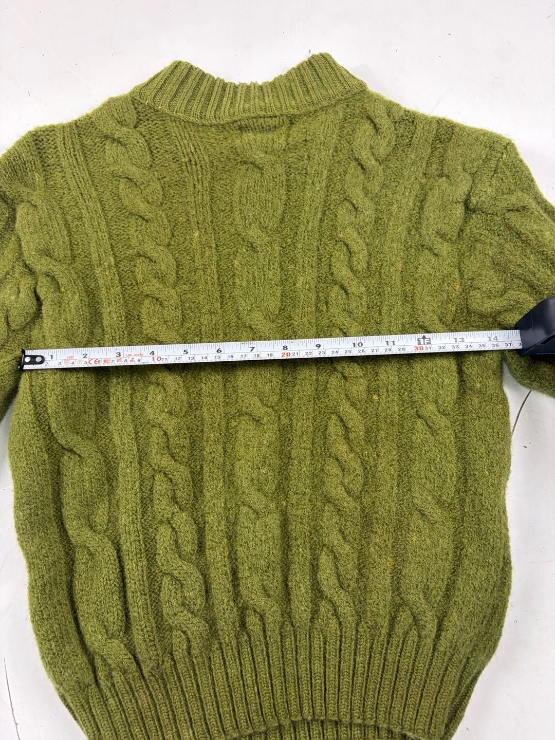 60s-70s Vintage Towncraft Plus by J.C. Penney Olive Green Cable Knit Wool Sweater Size M (OF) *hole 13