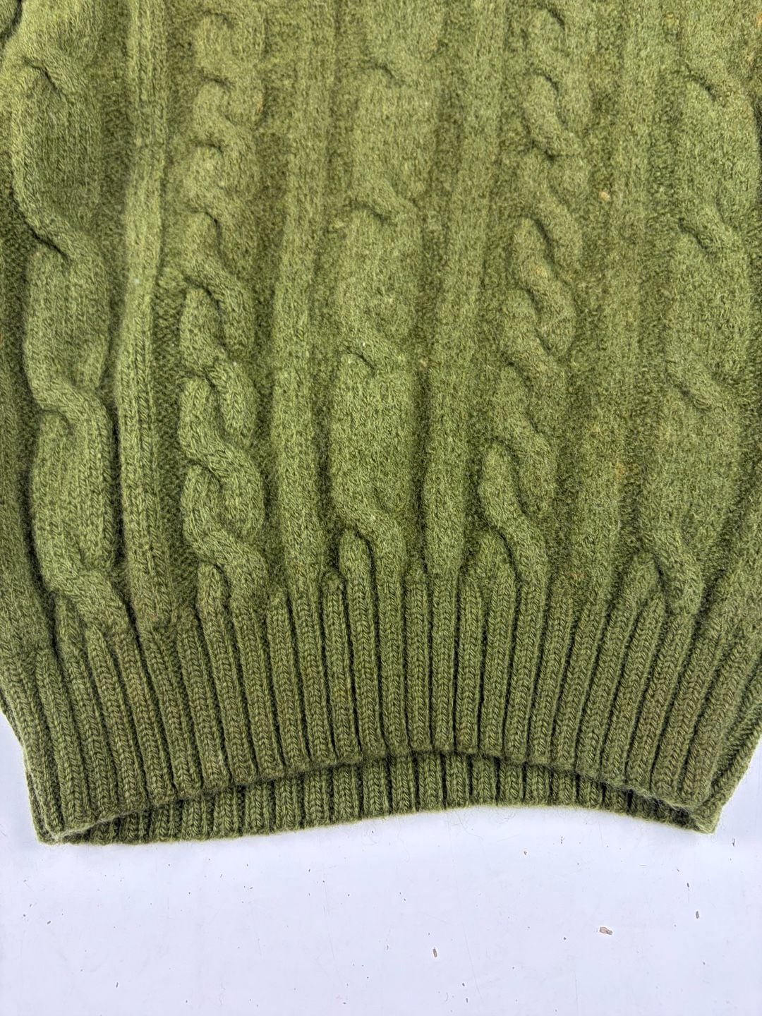 60s-70s Vintage Towncraft Plus by J.C. Penney Olive Green Cable Knit Wool Sweater Size M (OF) *hole 14