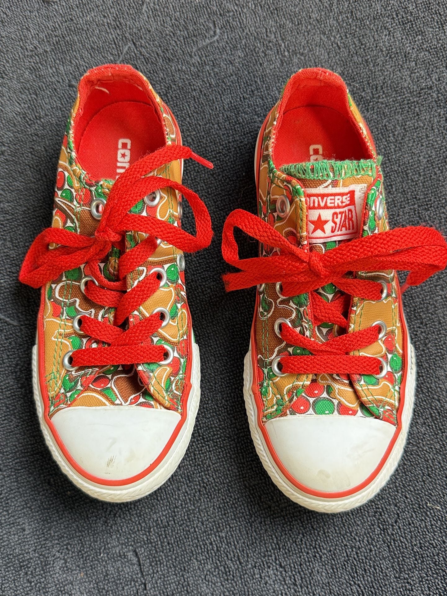 Converse All Star Low Christmas Gingerbread Size 11 Kids 3