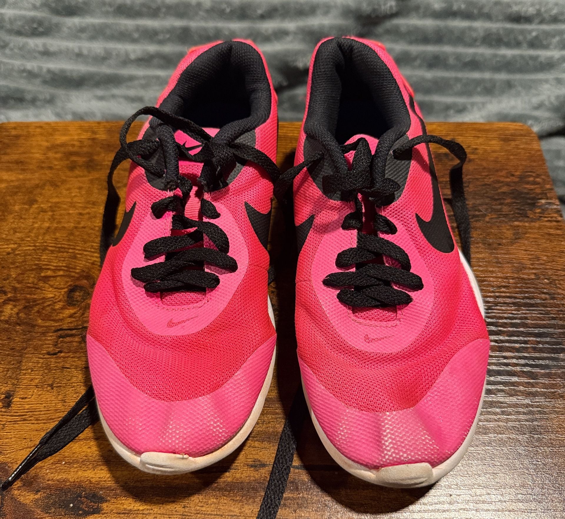 Nike Air Max Excee Size 3.5Y Pink Black Sneakers 3