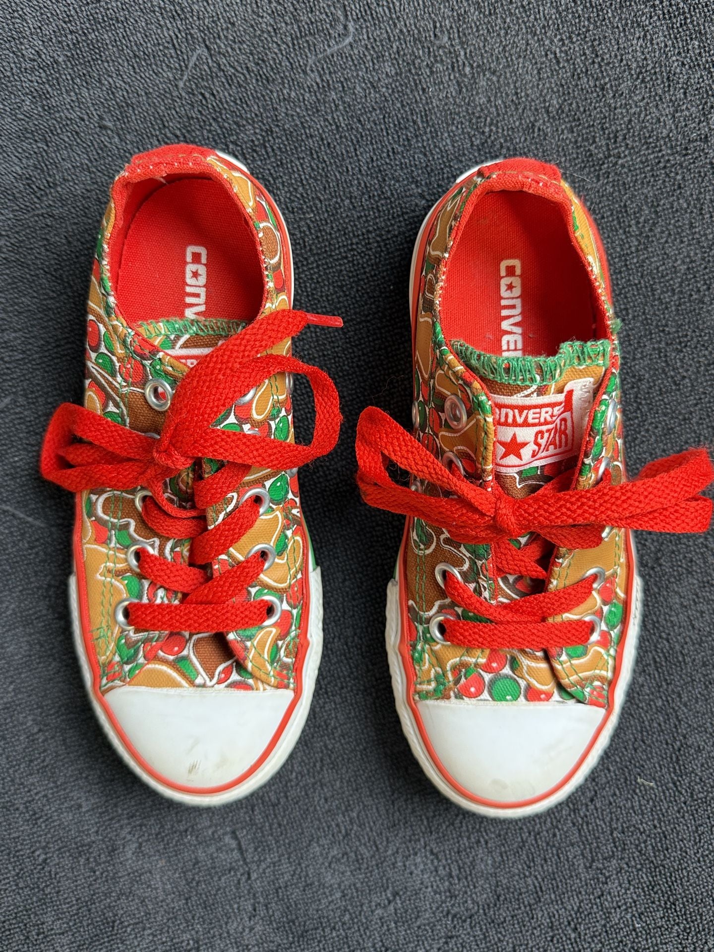 Converse All Star Low Christmas Gingerbread Size 11 Kids 4