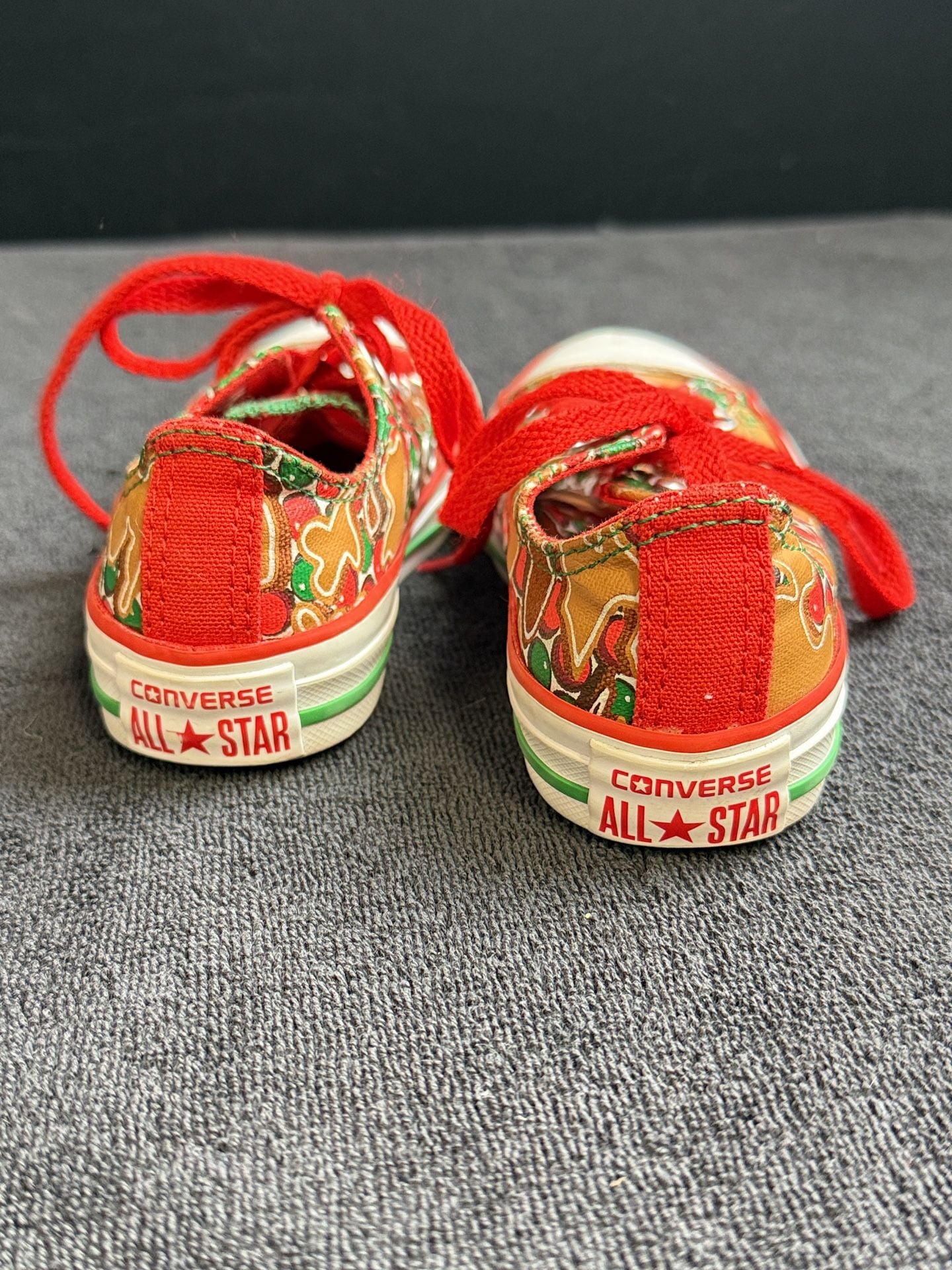 Converse All Star Low Christmas Gingerbread Size 11 Kids 5