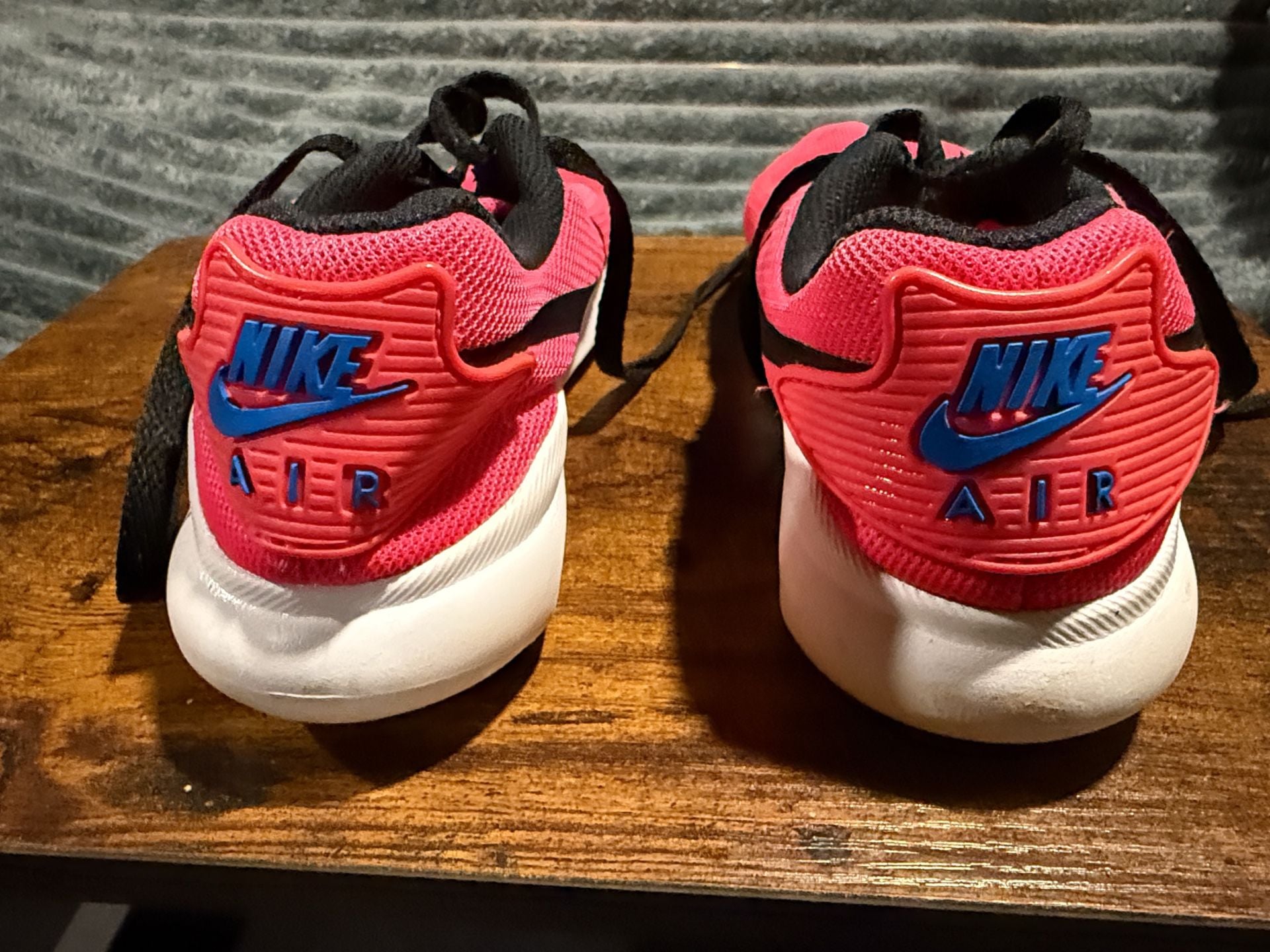 Nike Air Max Excee Size 3.5Y Pink Black Sneakers 5