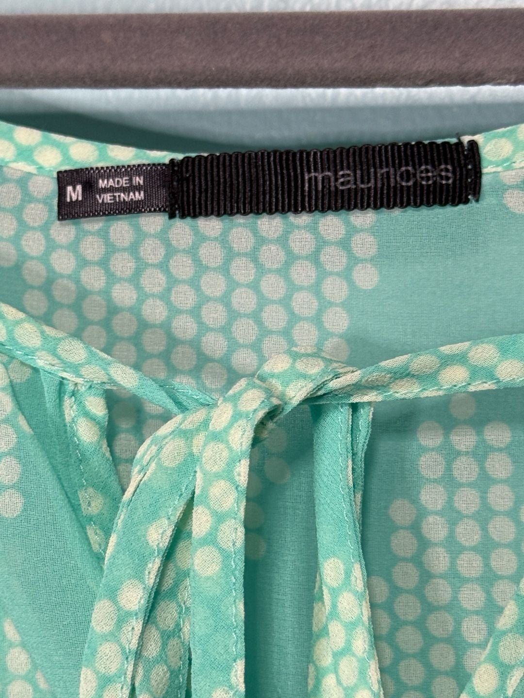Maurices Cold Shoulder Blouse Size M Mint Green White Chevron 5