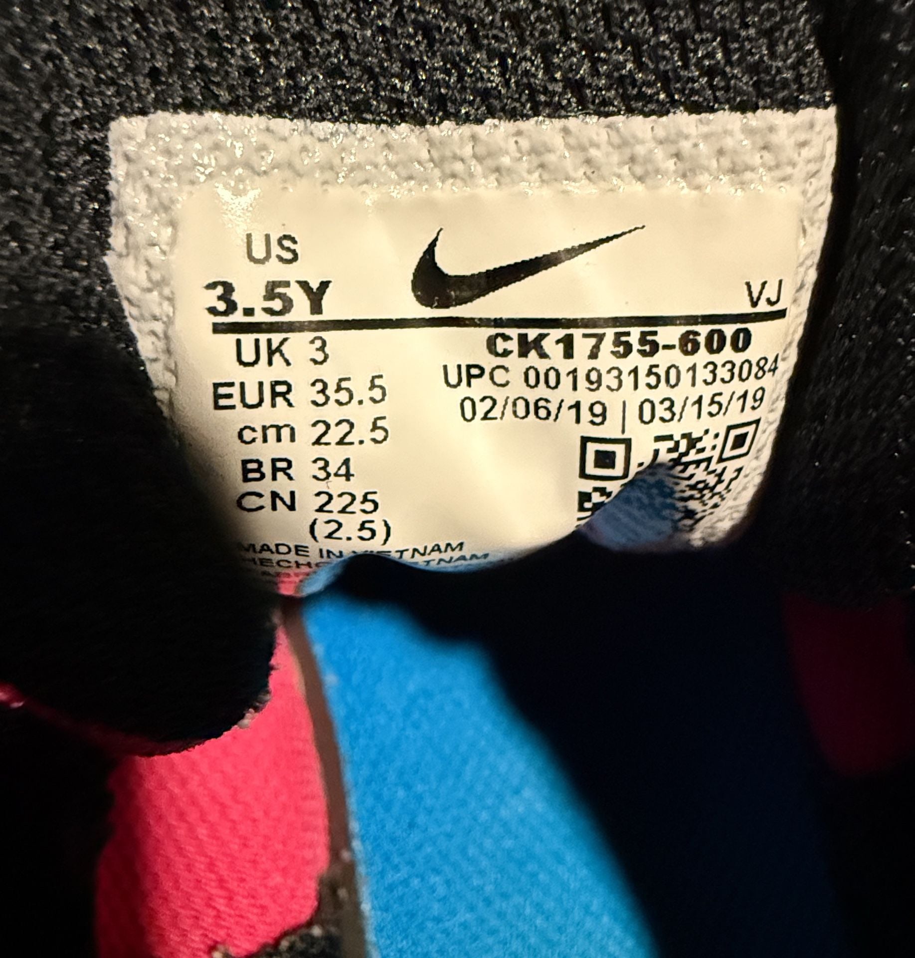 Nike Air Max Excee Size 3.5Y Pink Black Sneakers 6