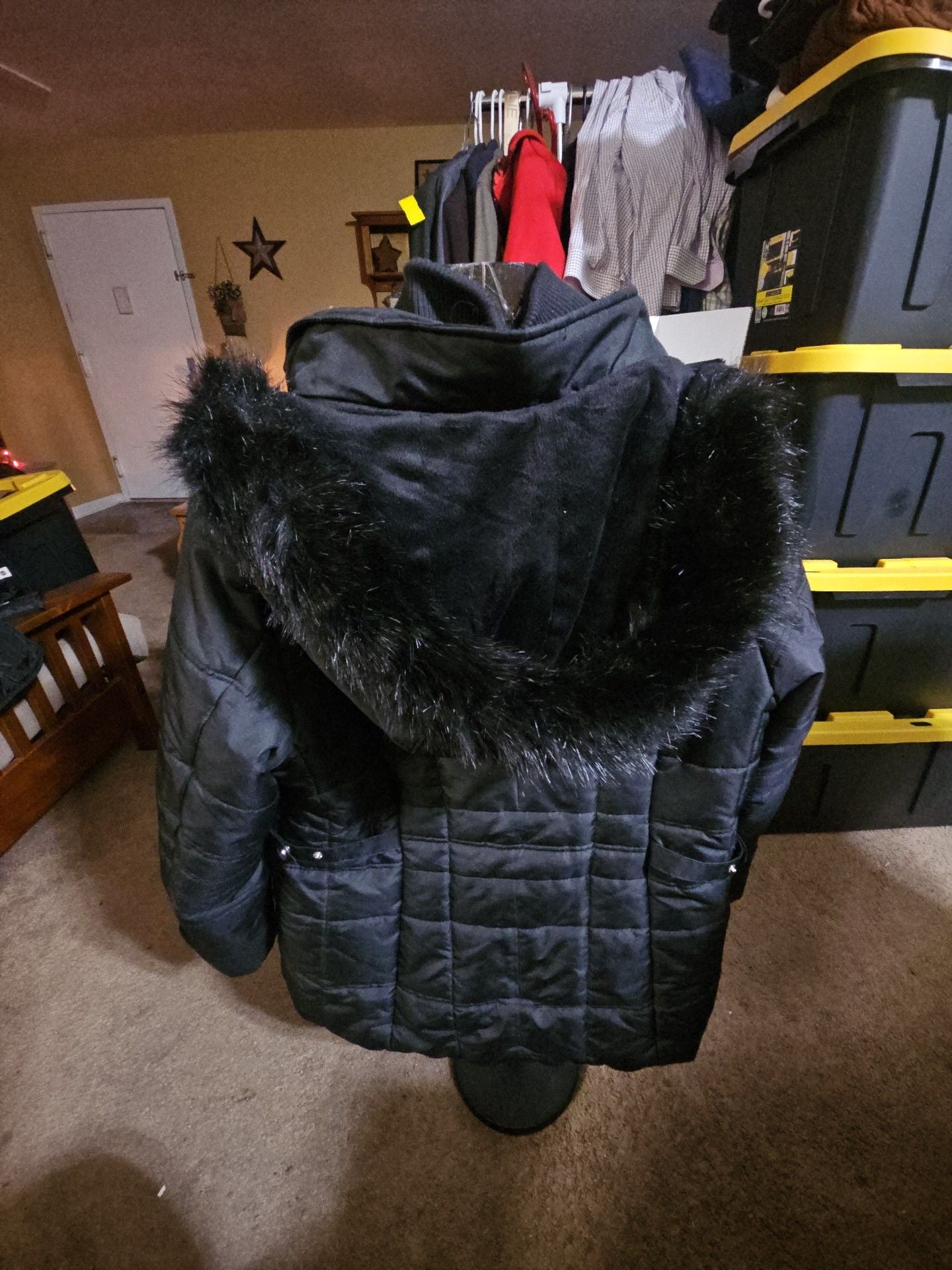 d.e.t.ails INTL Quilted Puffer Jacket Size L Black Faux Fur Hood 3