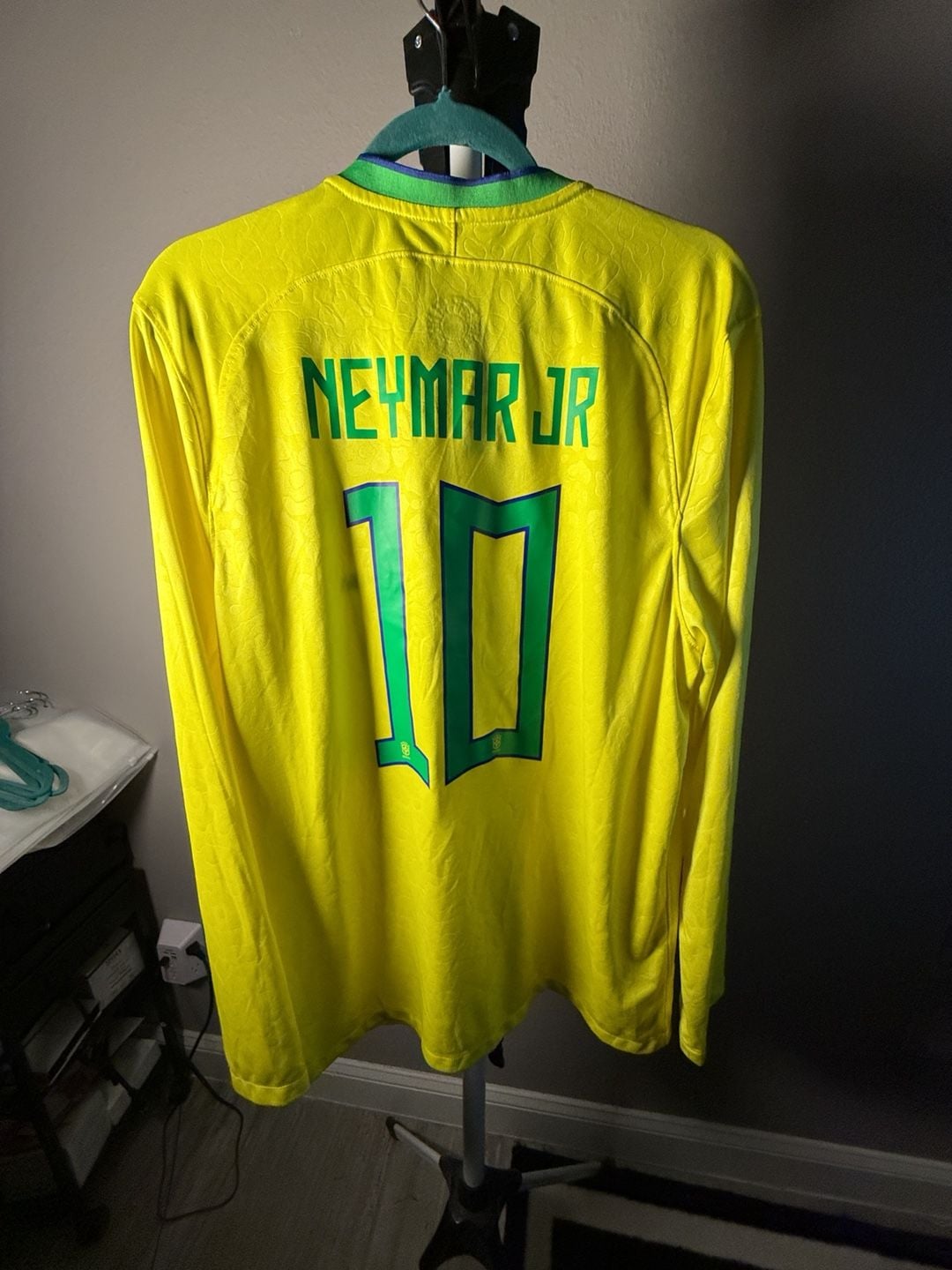 Nike Neymar Jr Brazil Home Long Sleeve Jersey Size 2XL Yellow 15