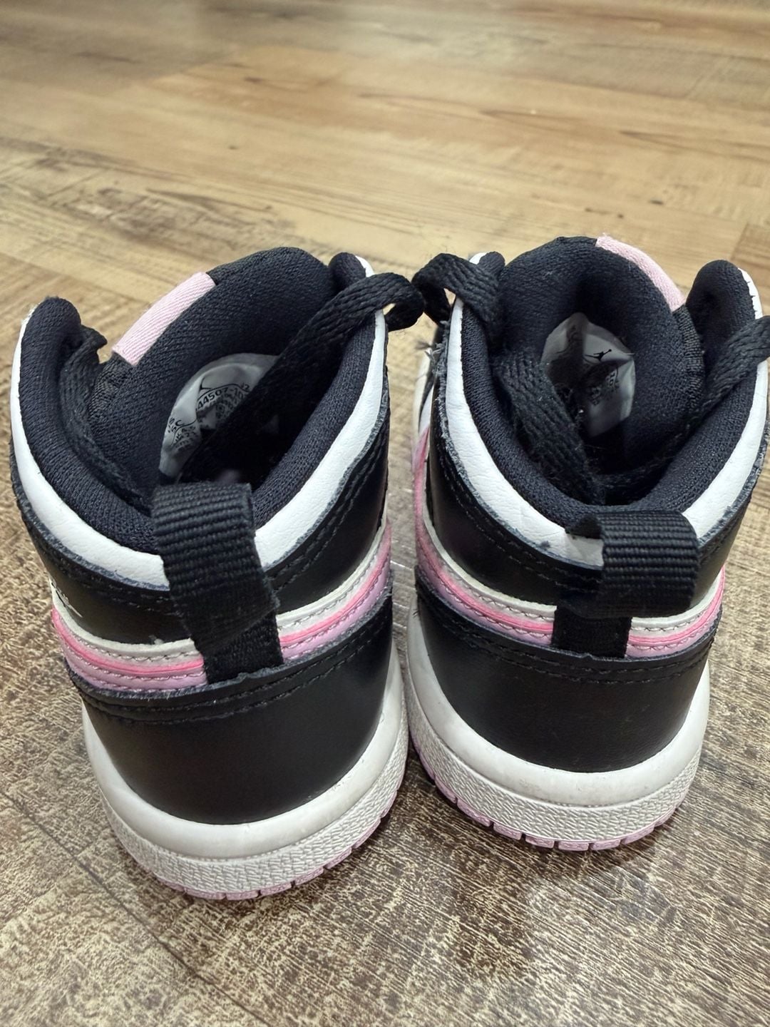 Nike Air Jordan 1 Mid sneakers toddler tennis shoes White Black Pink 3