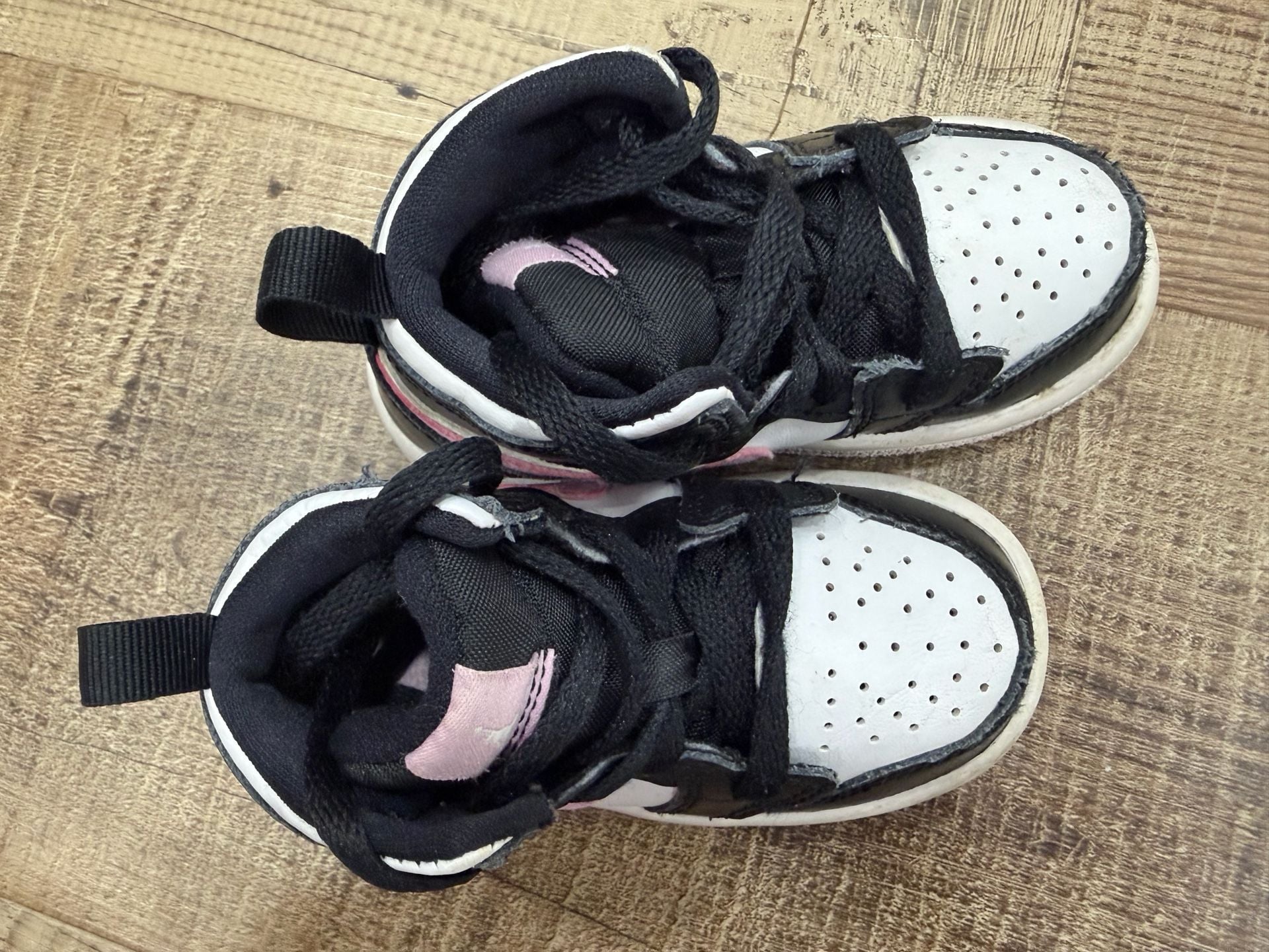 Nike Air Jordan 1 Mid sneakers toddler tennis shoes White Black Pink 5