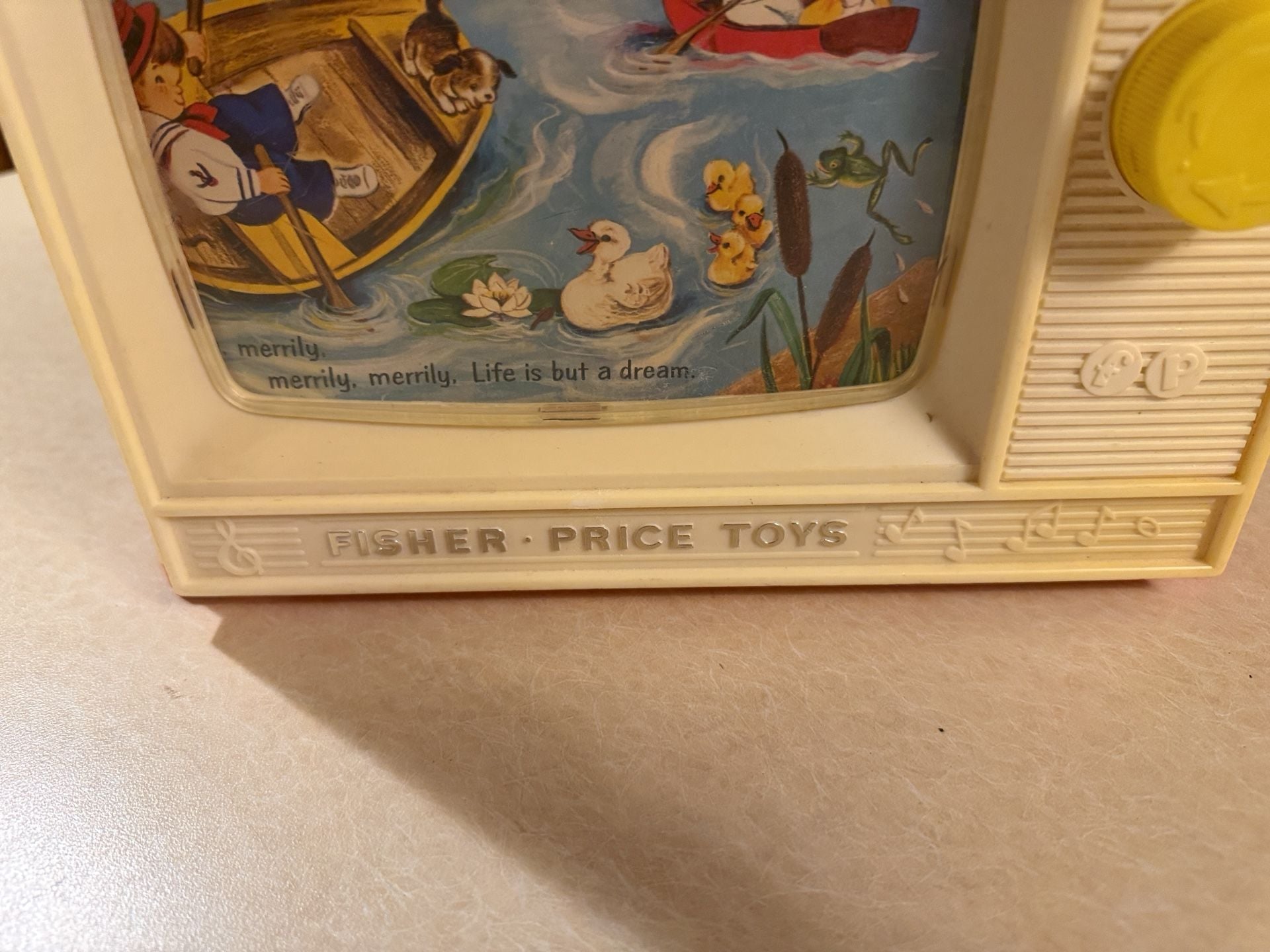 Fisher Price Two Tune Giant Screen Music Box TV 114 London Bridge 2